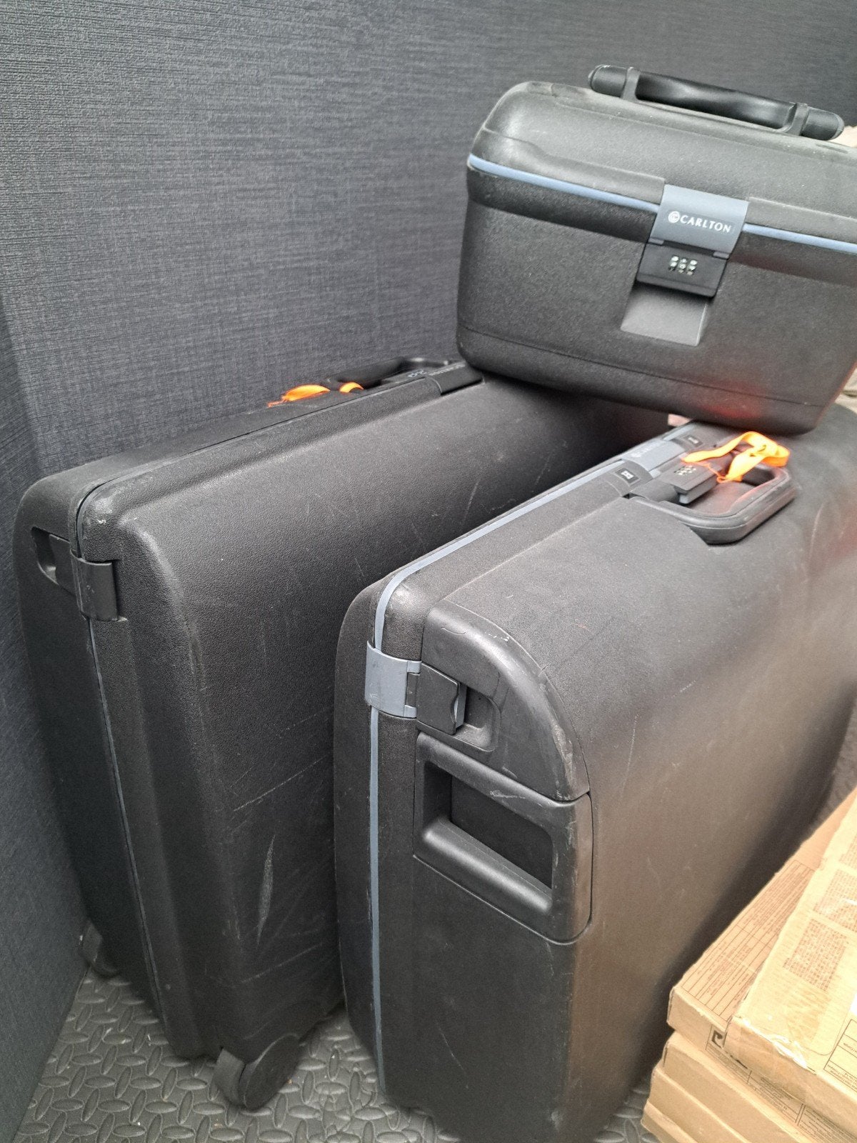 Carlton kofferset en beautycase met cijferslot, Ophalen, Gebruikt, Hard kunststof, Slot