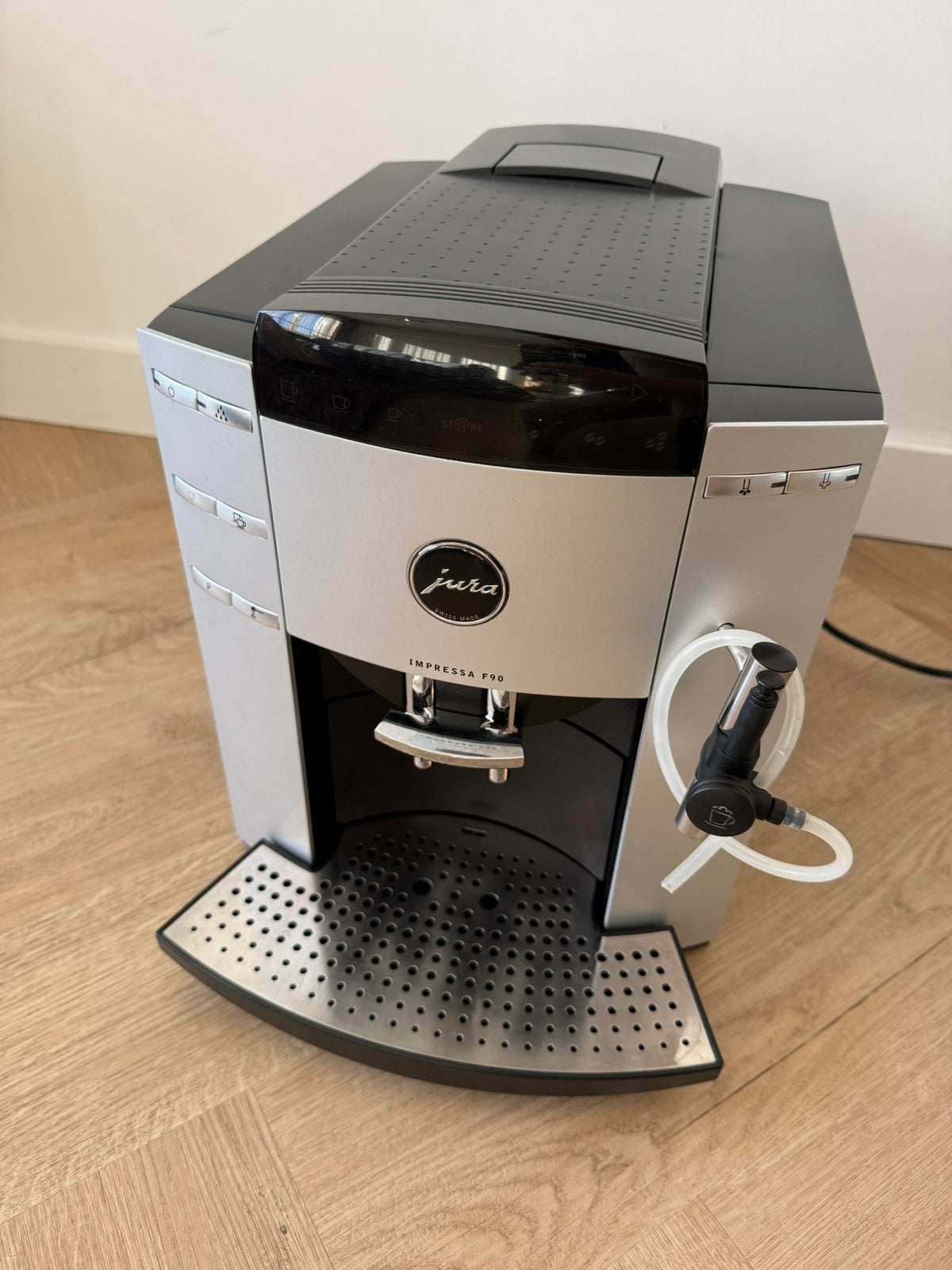 Jura Impressa F90 | Gereviseerd | Cappuccino, Ophalen, Koraalrood 141 2718 SB Zoetermeer Nederland, Info@nl.jura.com, JURA Nederland B.V.