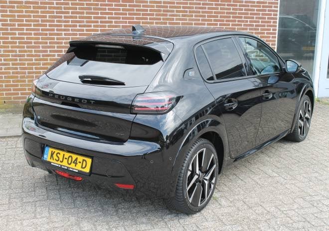 PEUGEOT e-208 EV 62kWh GT Stoelmassage l Stoelverwarming l A, Gebruikt, Alcantara, 84 pk, 315 min