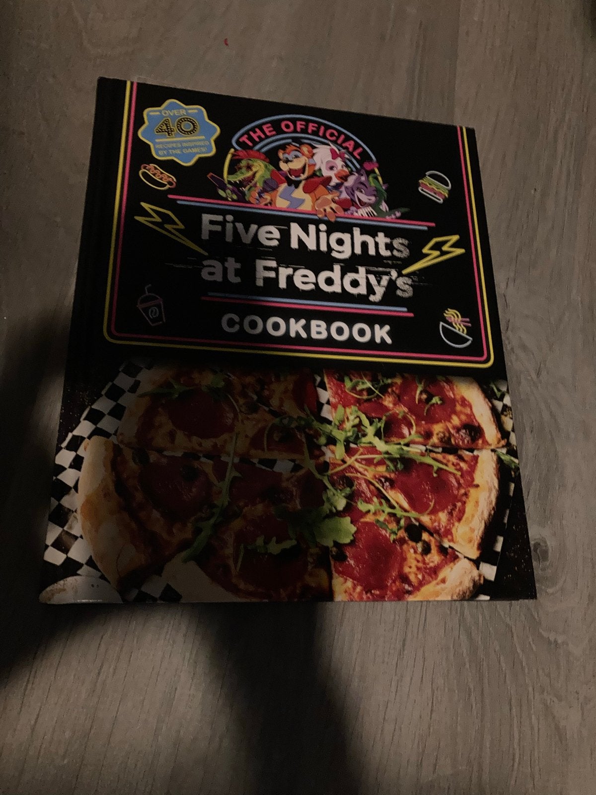 Five Nights at Freddy's Kookboek - Officieel, Ophalen of Verzenden, Zo goed als nieuw, Overige gebieden, Hoofdgerechten