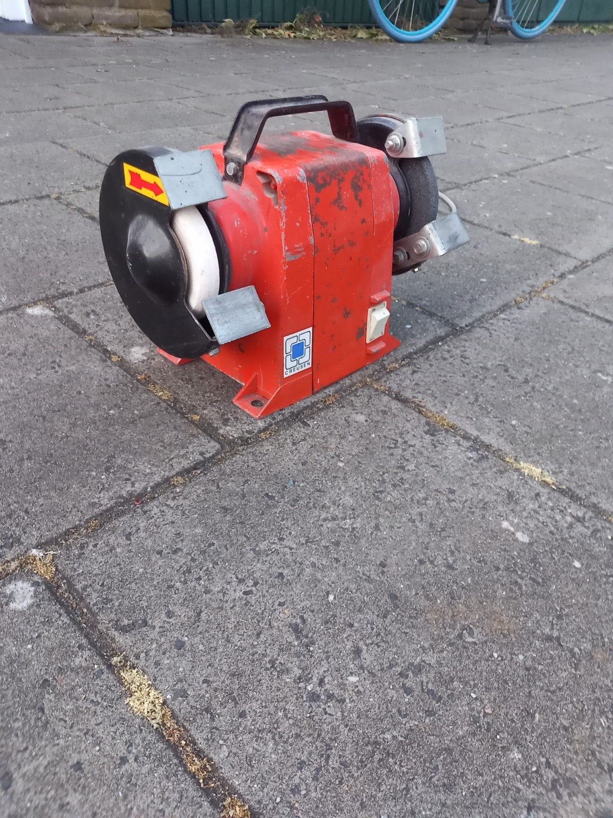 Slijpmachine, Ophalen, Gebruikt, Minder dan 700 watt, Werkbankslijpmachine