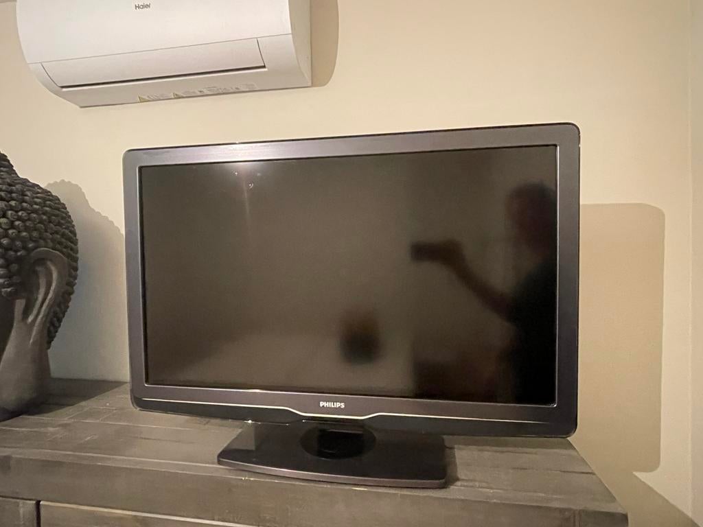 Philips TV  82 cm breed x 47 cm hoog  (37 inch?), Ophalen, Philips, Gebruikt, 50 Hz