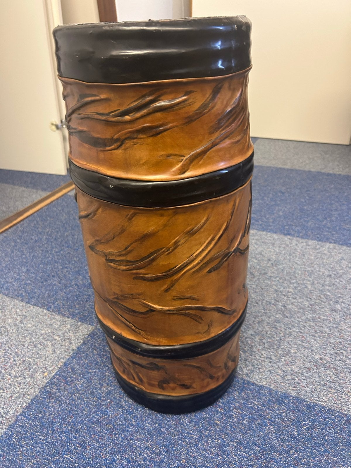 Decoratieve trommel met leer bekleed, Ophalen, Gebruikt, Overige merken