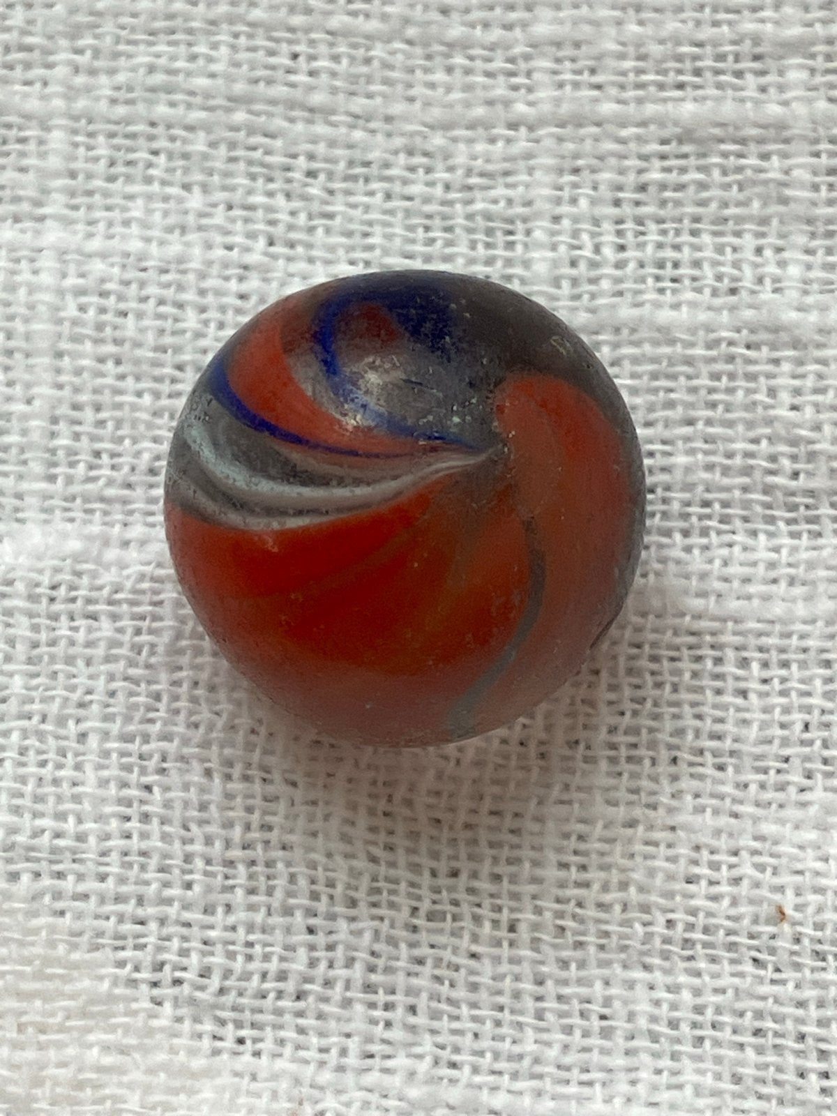 Antieke Duitse Handgemaakte Knikker - Rood, Blauw, Wit, Ophalen of Verzenden, Gebruikt