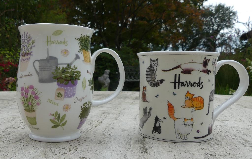 London The Place To Be HARRODS Food Container Mokken K + S, Nieuw, Ophalen of Verzenden, Wedgwood, Porselein