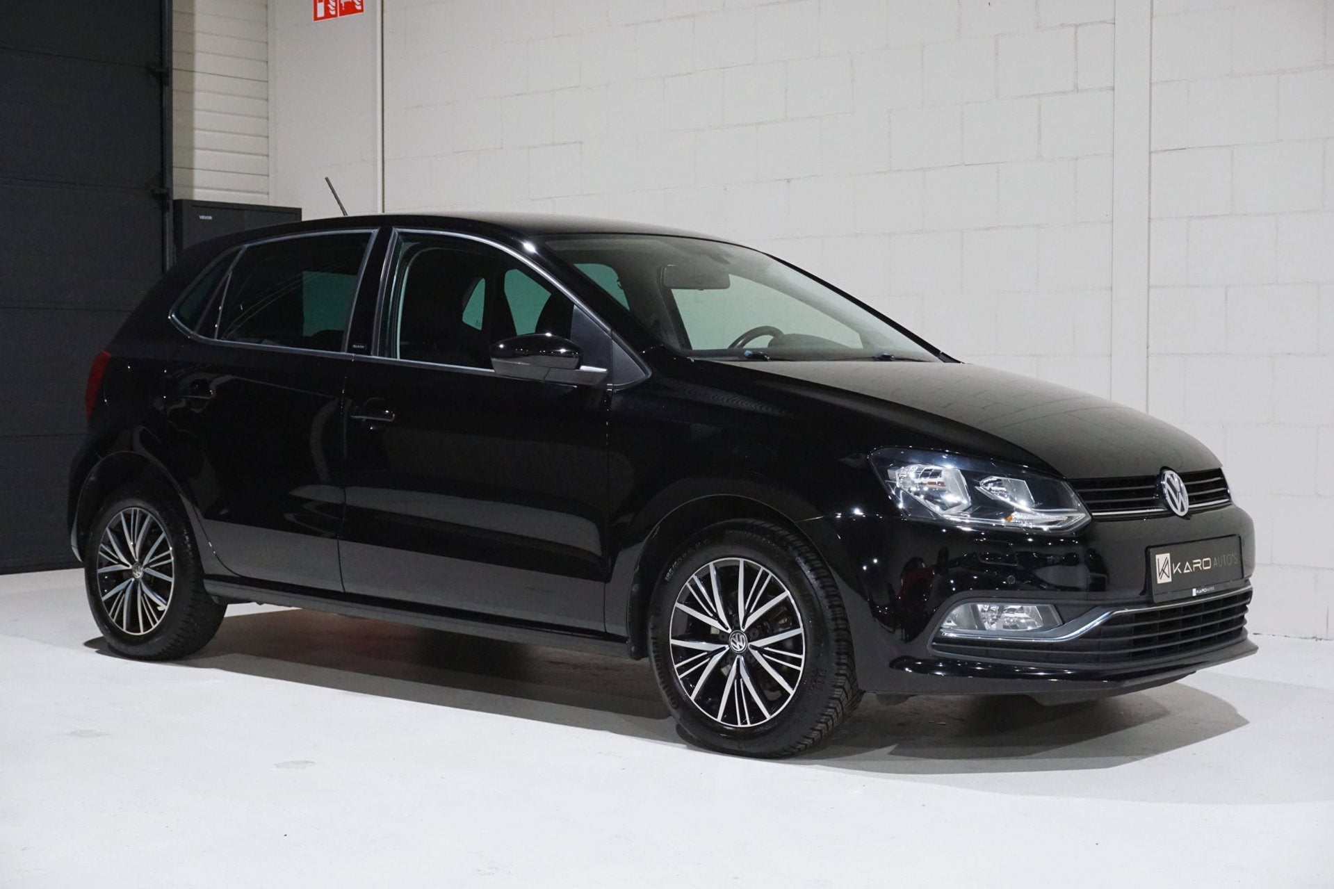 Volkswagen Polo 1.2 TSI Allstar Nav Carplay Clima Pdc 1e Eig, Auto's, Stof, Gebruikt, Zwart, 4 cilinders