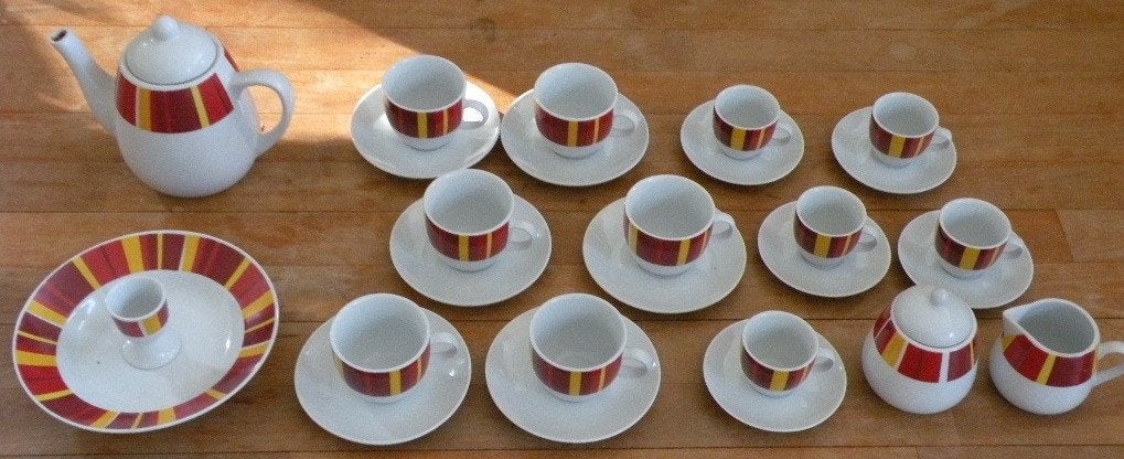 Koffie-theeservies, met kan en roomstel., Ophalen of Verzenden, Zo goed als nieuw, Overige stijlen, Kop(pen) en/of Schotel(s)