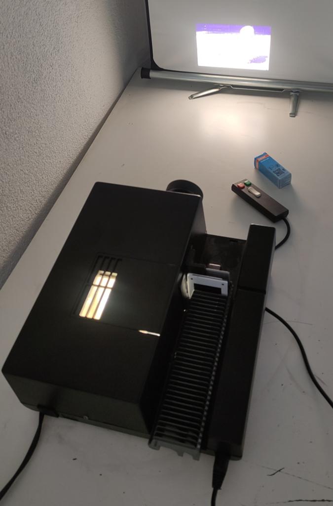 LIESEGANG AUTOMAT 150 DIAPROJECTOR met RESERVELAMP, Ophalen of Verzenden