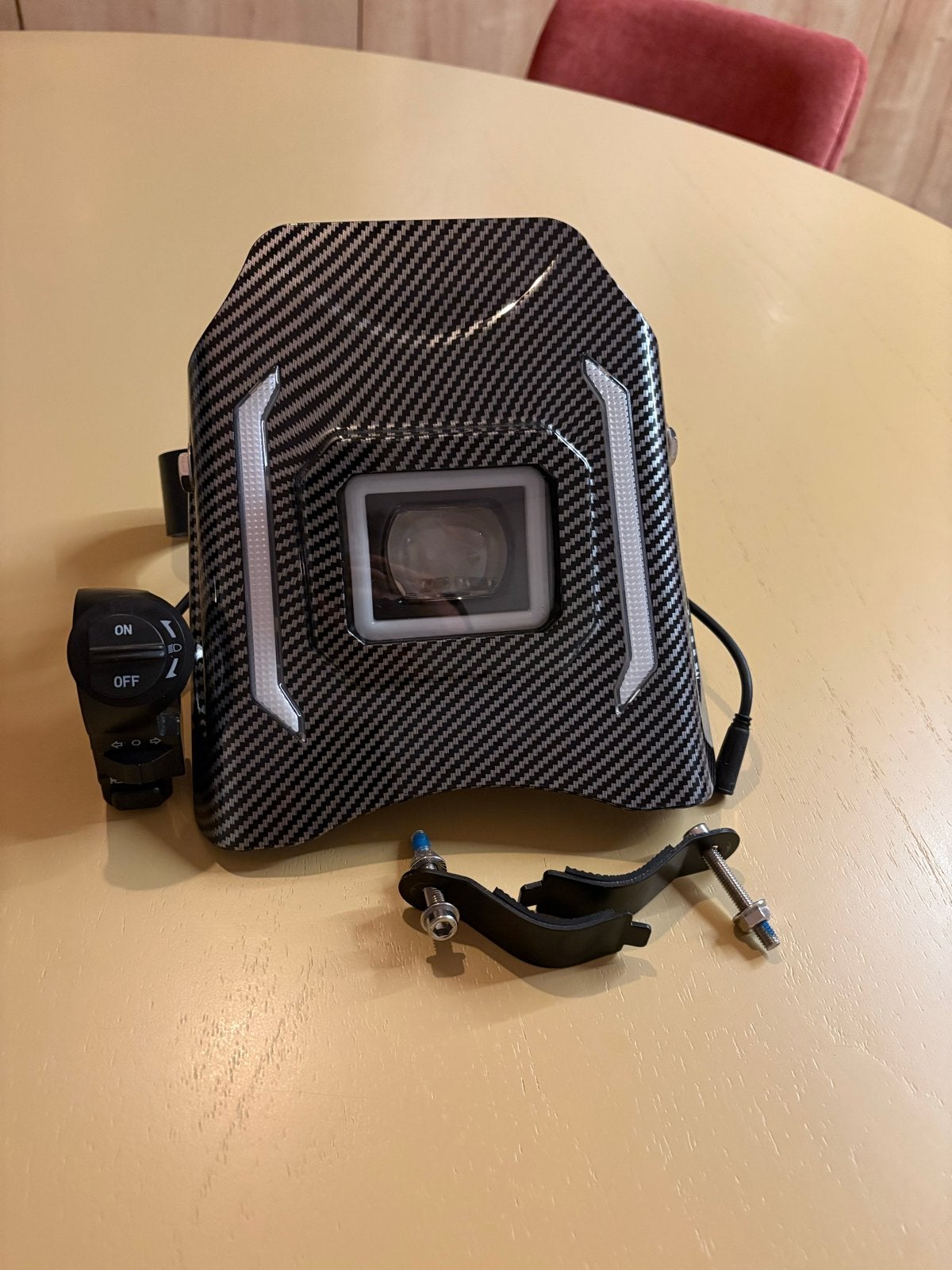 GT2000 Koplamp met aansluitingen en schakelaar, Ophalen, Zo goed als nieuw, Voorlicht