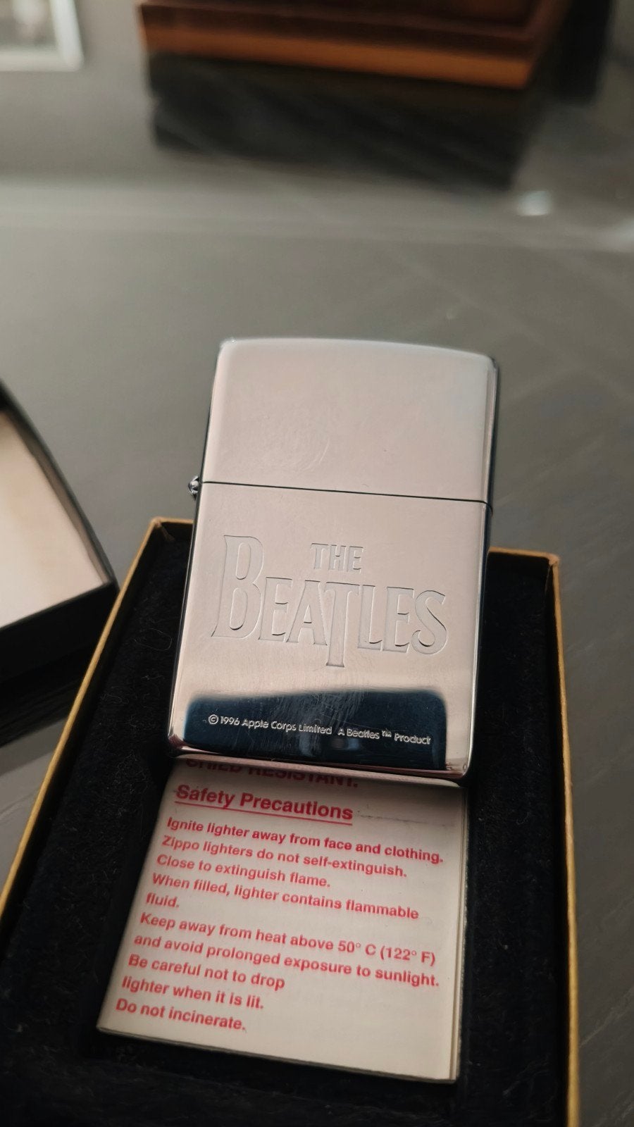 Zippo The Beatles Aansteker - Zo goed als nieuw, Ophalen of Verzenden, Zo goed als nieuw, Aansteker