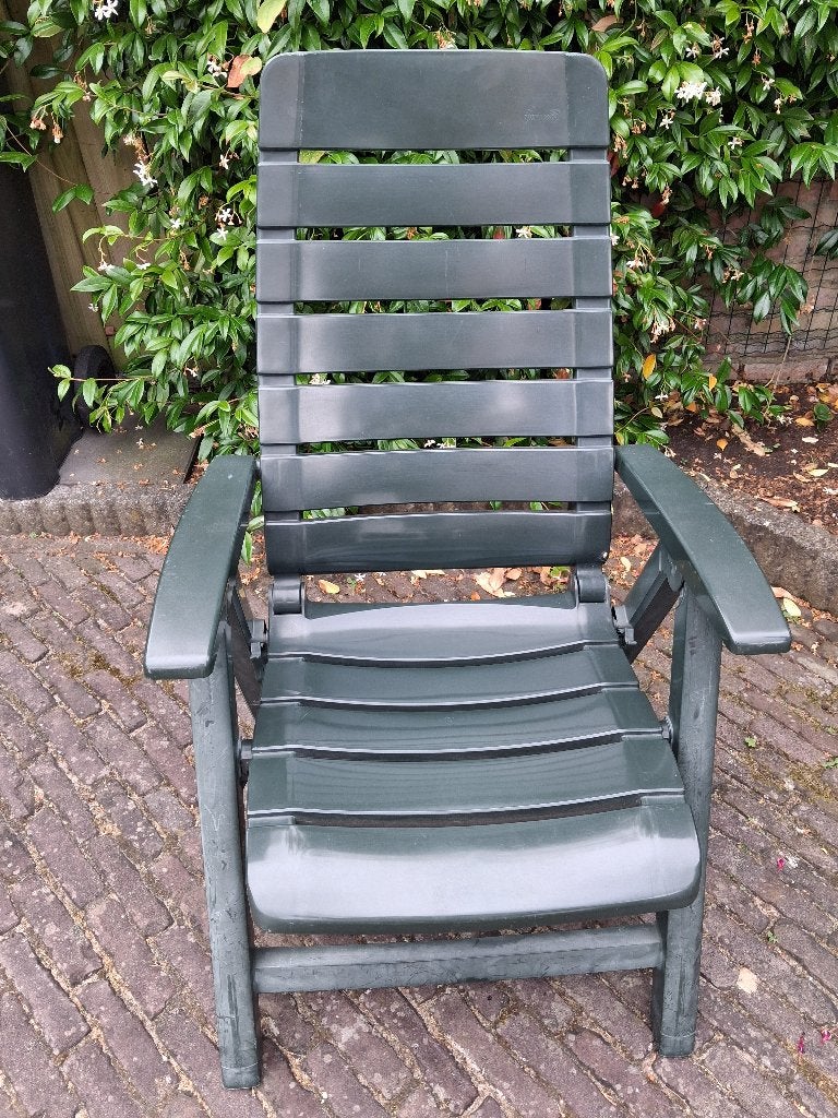 2 Hartman Ambassador Club tuinstoelen, 1 wit en 1 groen, Ophalen, Gebruikt, Kunststof, Verstelbaar