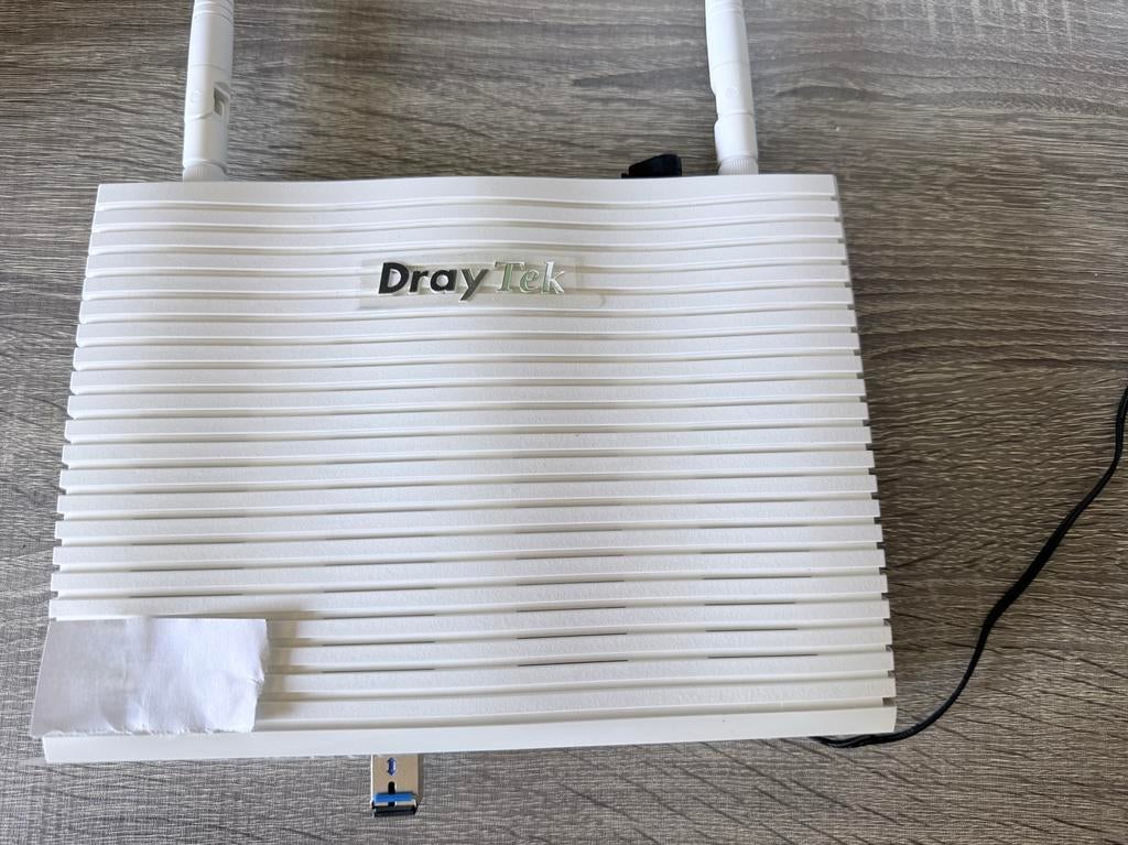 DrayTek Vigor2132FVn Security Giga Router, Ophalen of Verzenden, Zo goed als nieuw, Router