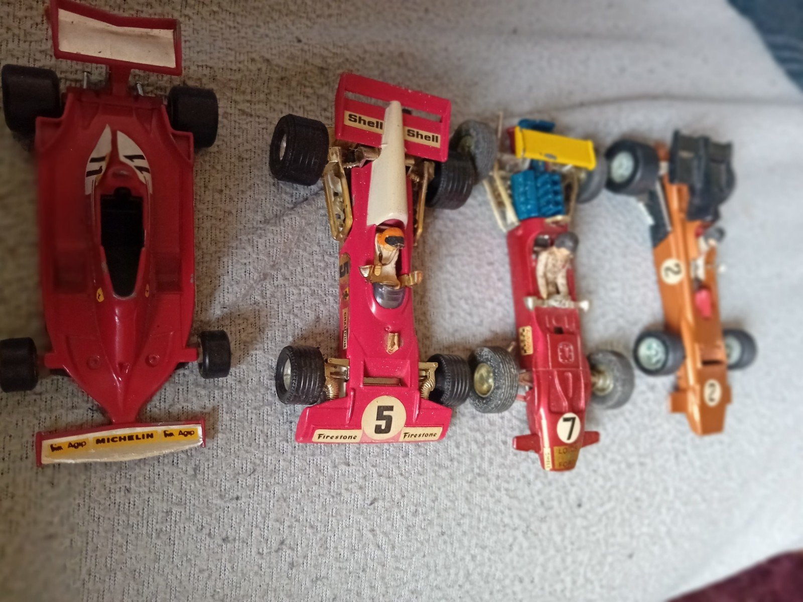 4 RACE SPORT/ RACE WAGENS. DINKY TOYS EN GORGI TOYS, Hobby en Vrije tijd, Modelauto's | 1:24, Ophalen of Verzenden, Gebruikt, Auto