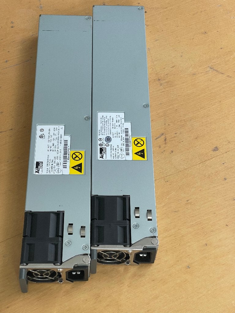 twee voedingen Apple X-serve, Ophalen, Gebruikt