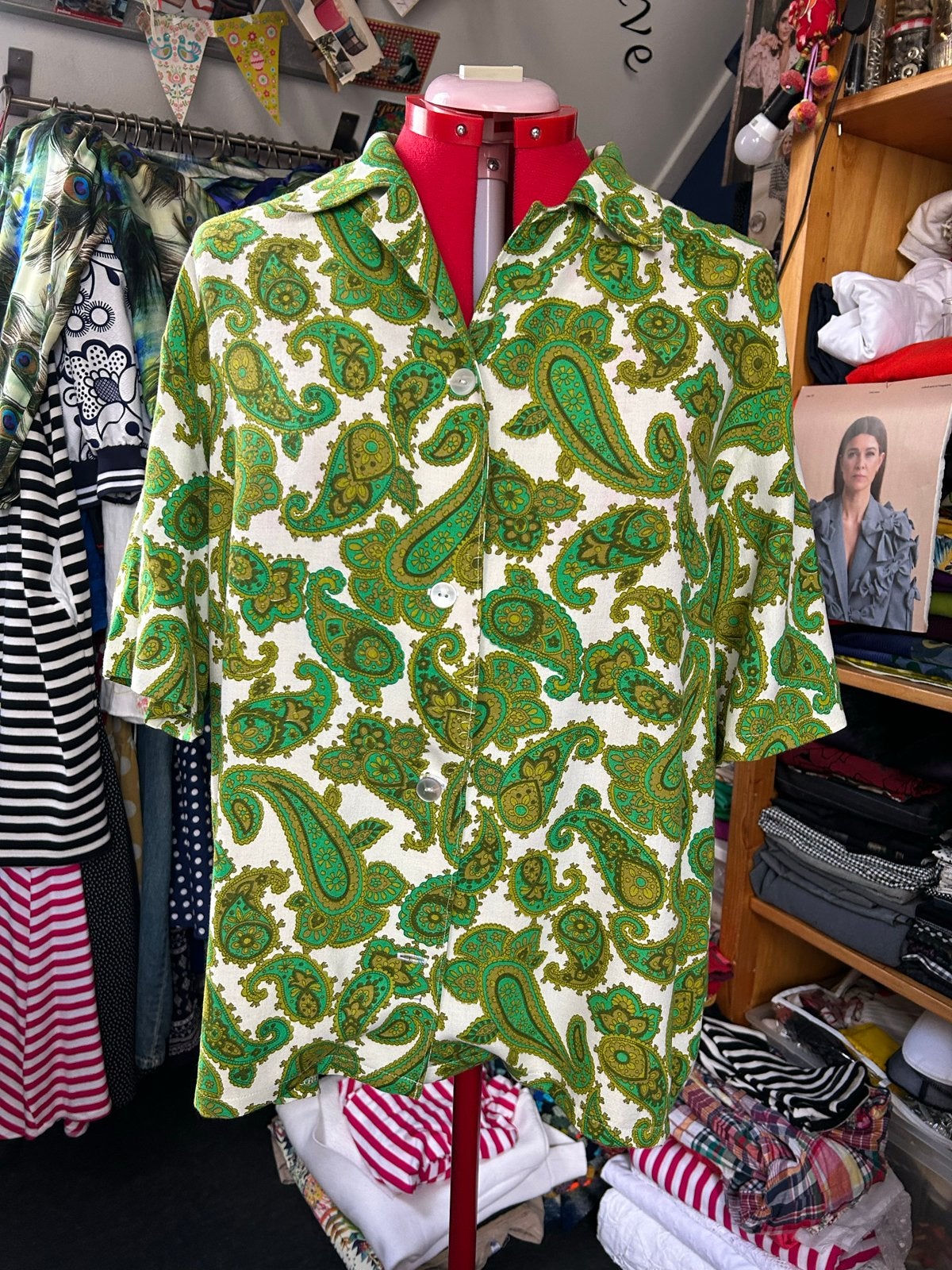 Linnenlook Retrolook nieuw  Blouse Groen Wit Paisley Motief, Ophalen of Verzenden, Gedragen, Maat 38/40 (M), Groen