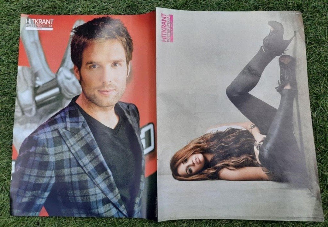 Poster 2x A4 Hitkrant 2011 Miley Cyrus Nick Schilder ea, Ophalen of Verzenden, Gebruikt, A1 t/m A3, Muziek