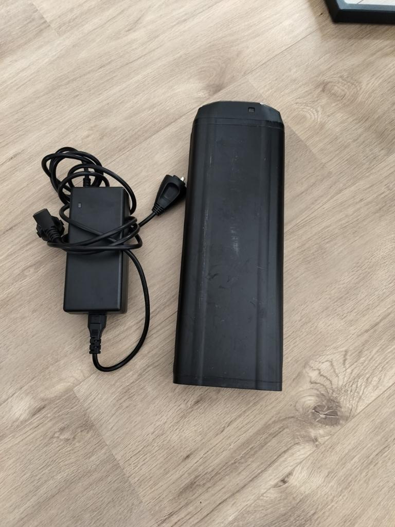 Stella e-bike accu 14,5 Ah (2.0 systeem) met lader, Fietsen en Brommers, Ophalen, Gebruikt