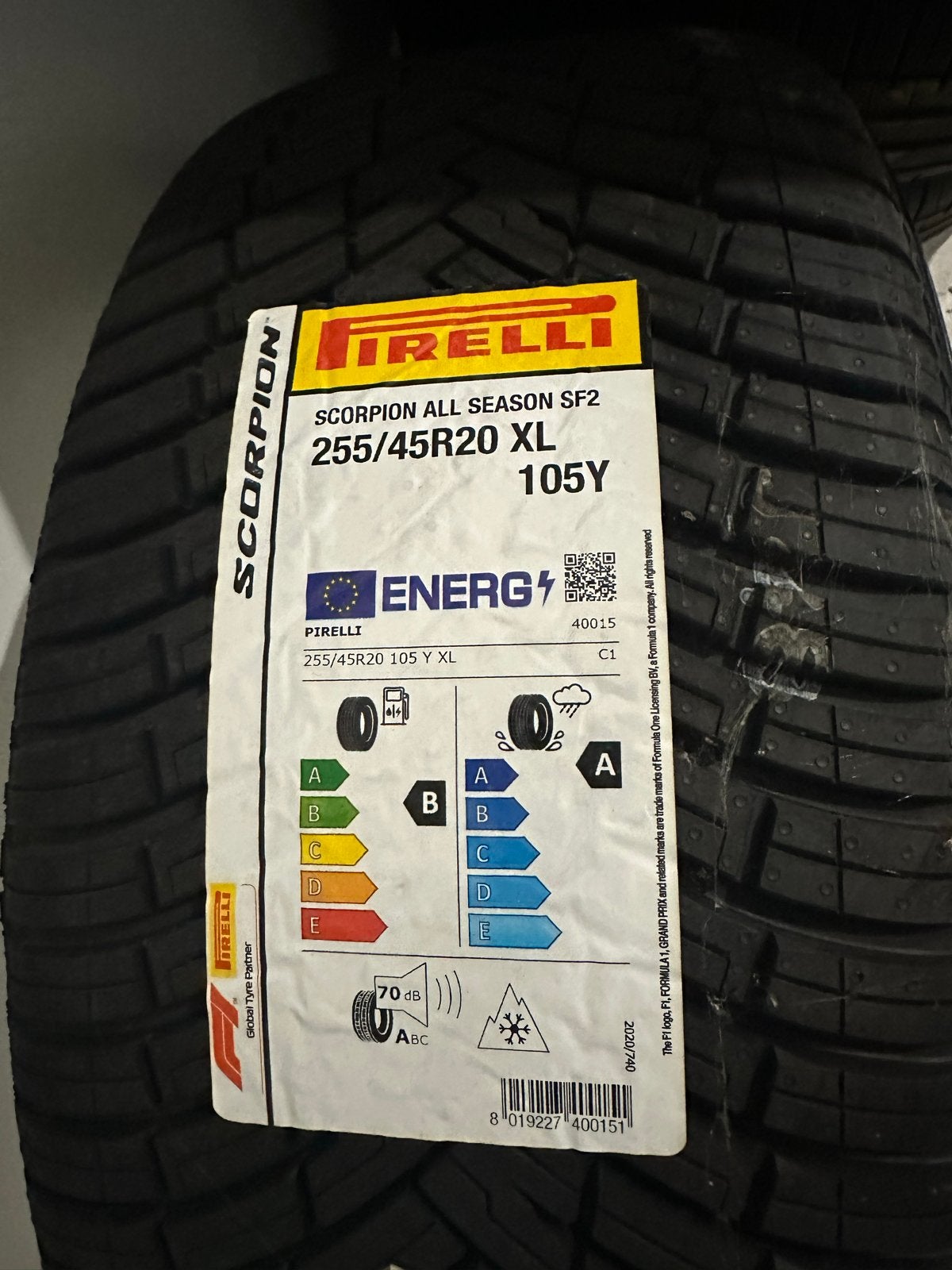 Nieuwe Pirelli Scorpion All Season band 255/45 R20, 255 mm, Nieuw, Ophalen of Verzenden, All Season