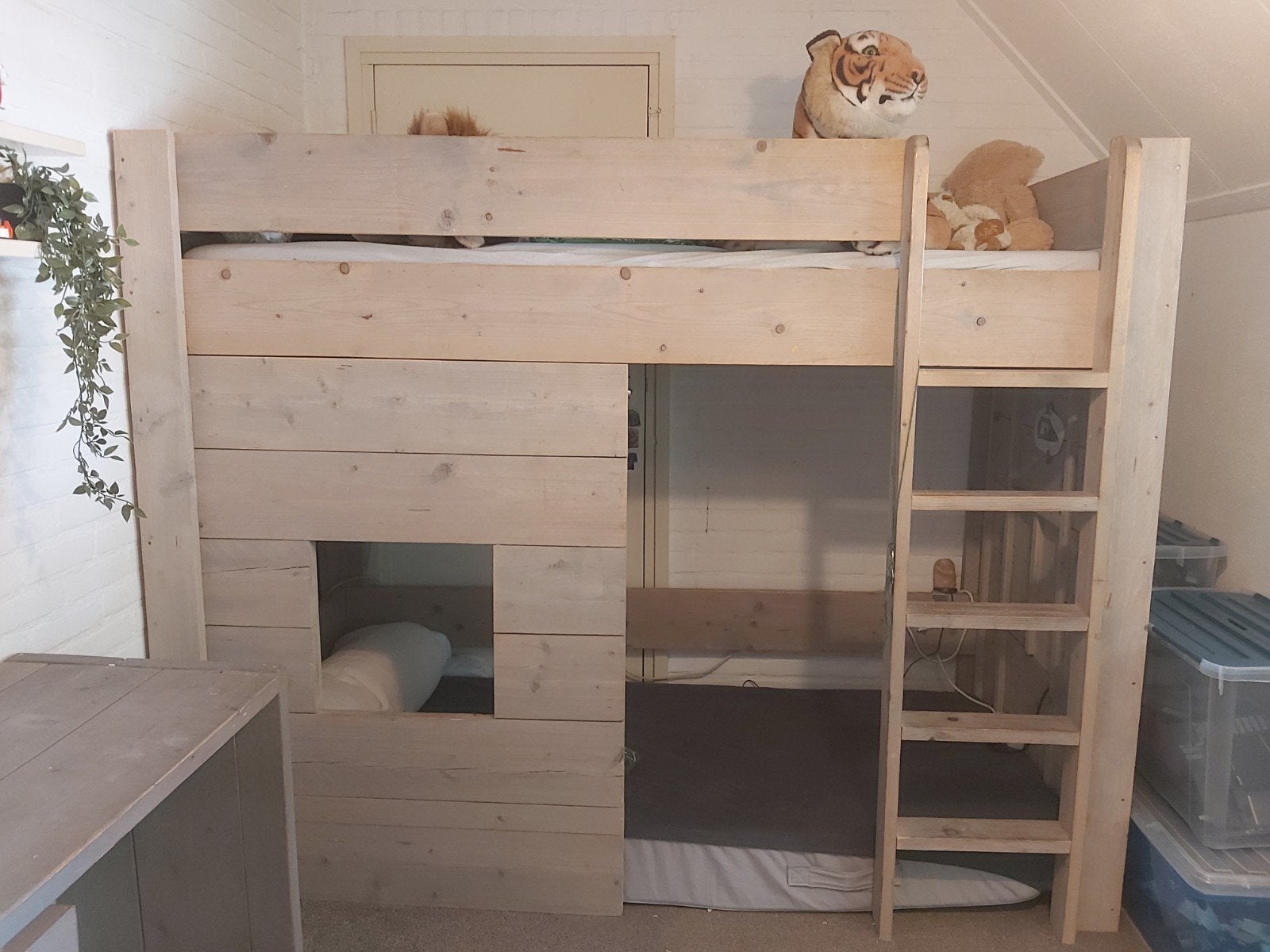 Hoogslaper 90 x 200 stijgerhouten bed, Ophalen, Zo goed als nieuw, Hoogslaper