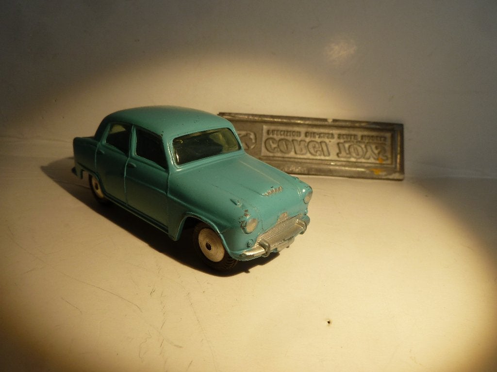 CORGI TOYS:  AUSTIN CAMBRIDGE  in erg MOOIE CONDITIE, Hobby en Vrije tijd, Modelauto's | 1:43, Ophalen of Verzenden, Zo goed als nieuw