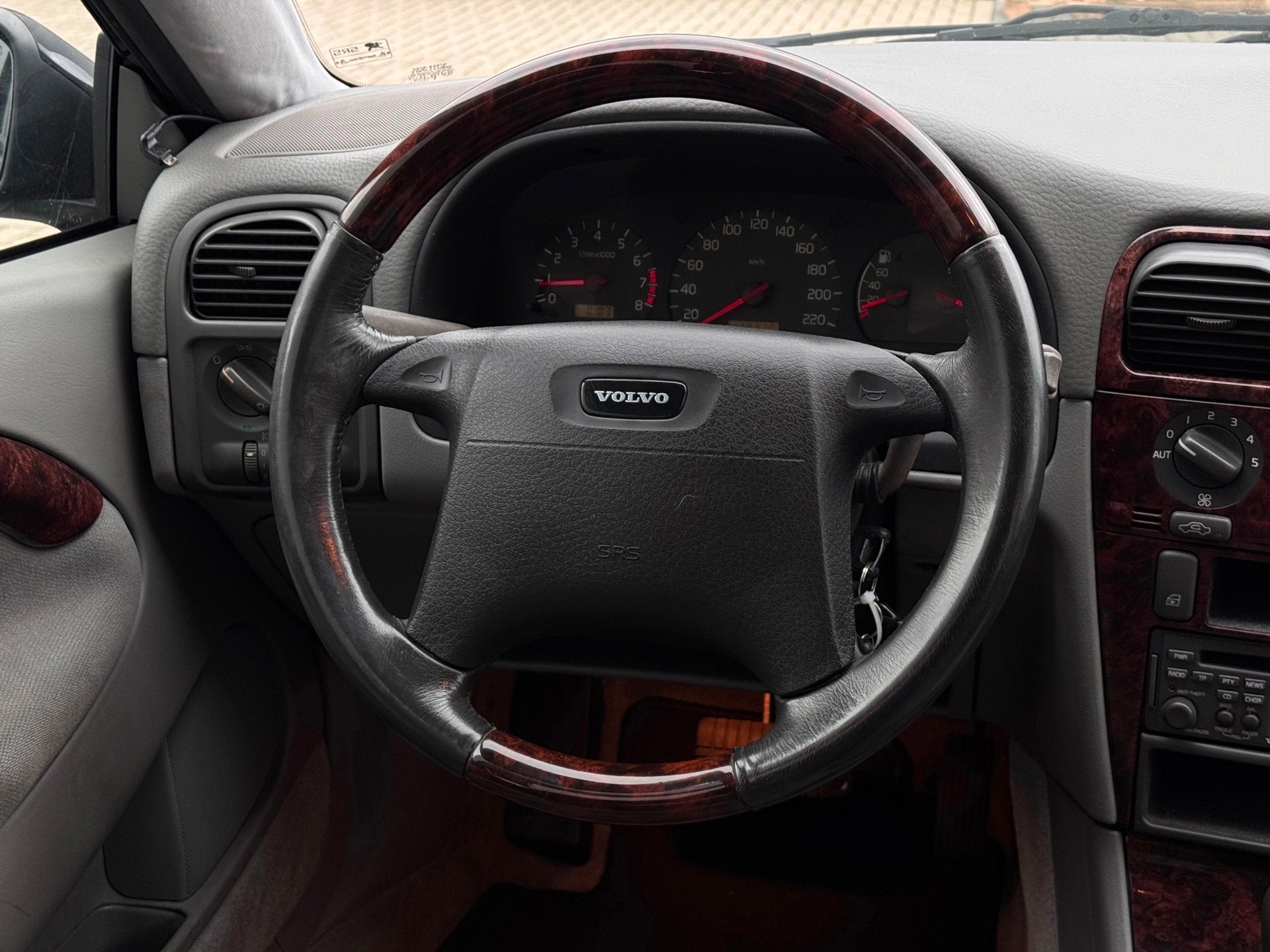 Volvo V40 1.8 Exclusive | Automaat | APK 26-09-2027 | stoelv, Auto's, Stof, Gebruikt, 4 cilinders, 116 pk