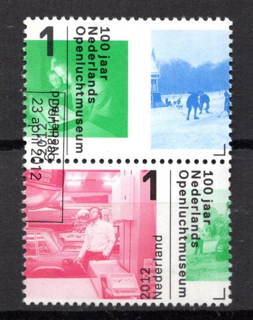 gestempelde zegel. Jaar 2012: paartje openluchtmuseum, Ophalen of Verzenden, Na 1940, Gestempeld