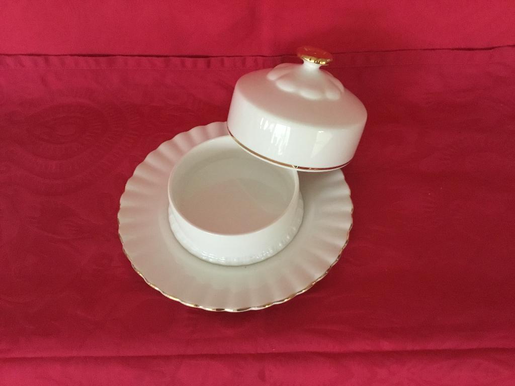 Royal Albert Vall D’Or botervloot compleet, Ophalen of Verzenden, Nieuw, Porselein, Bord of Schaal