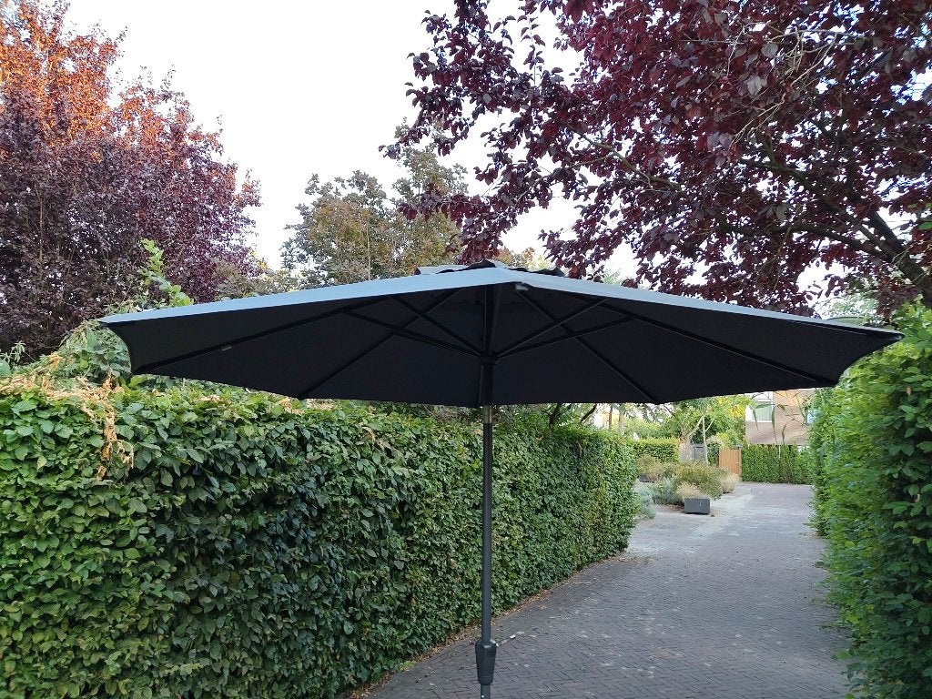 Mooie stevige antraciete 3.00-meter parasol met voet en hoes, Ophalen, Kantelbaar, Overige typen, Zo goed als nieuw