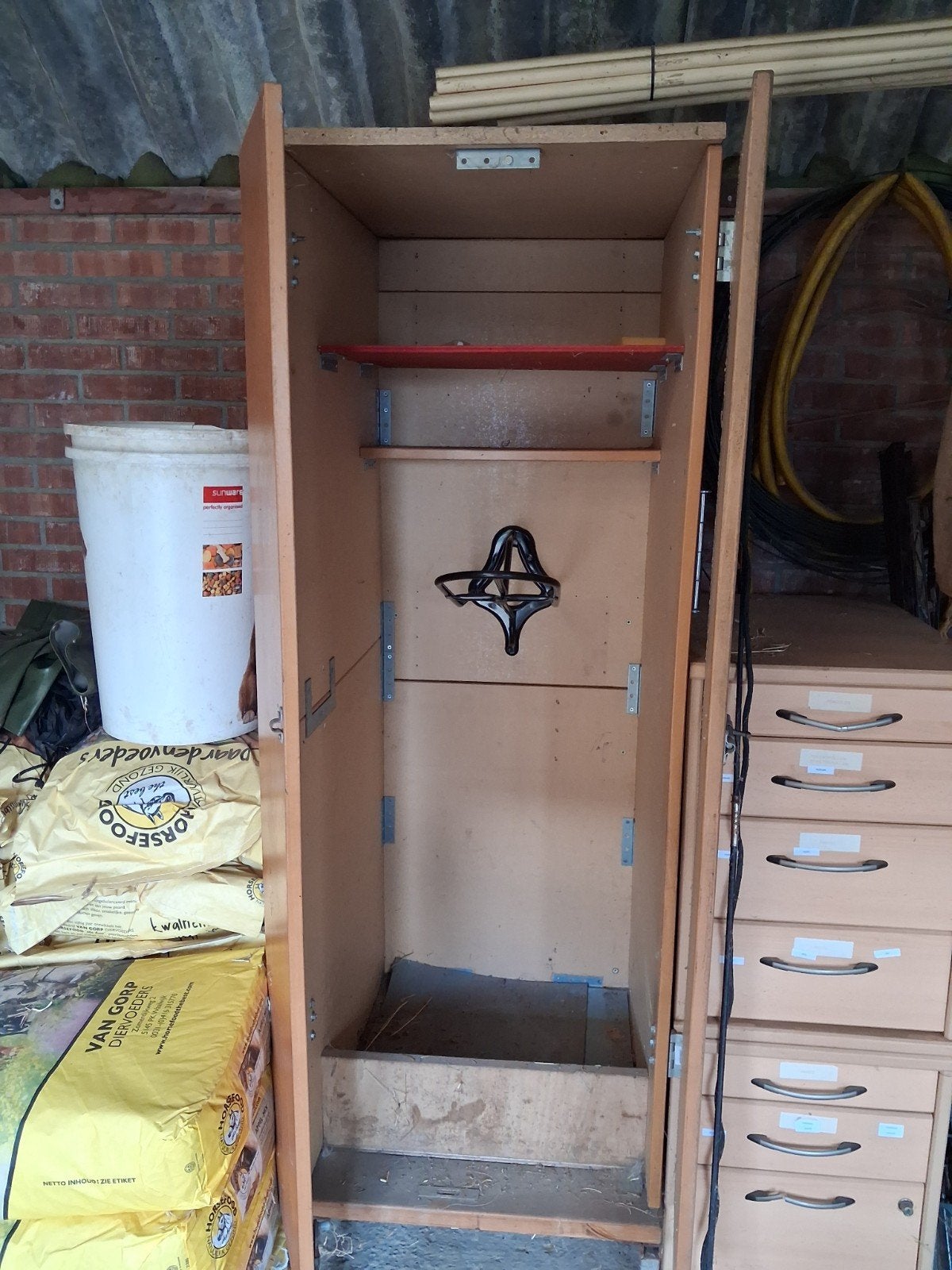 zadelkast, Tuin en Terras, Ophalen, Gebruikt, Hout, Overige typen