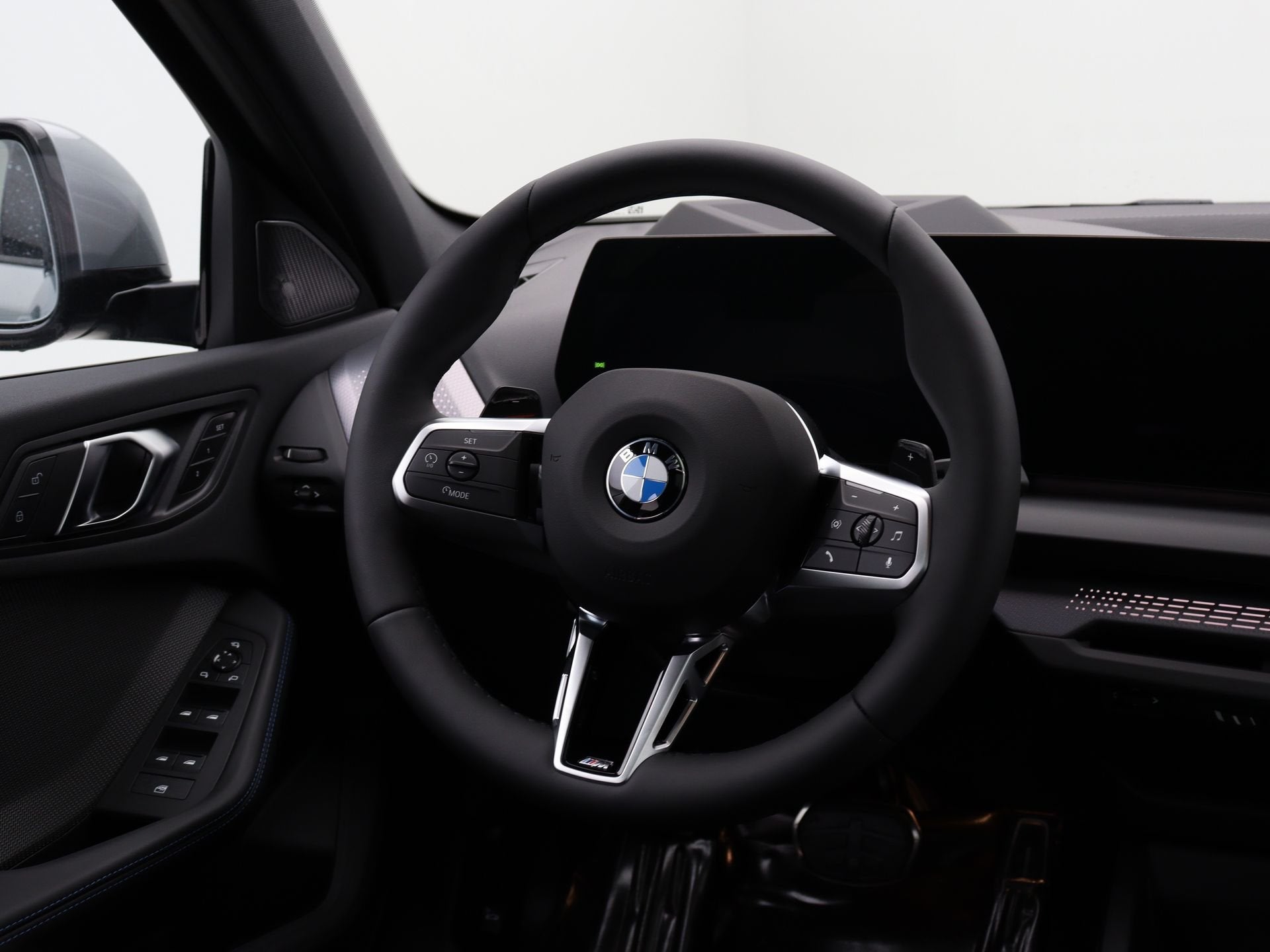 BMW 1 Serie 120 (bj 2026, automaat), Dealer onderhouden, 156 pk, Met garantie (alle), Parkeerassistent