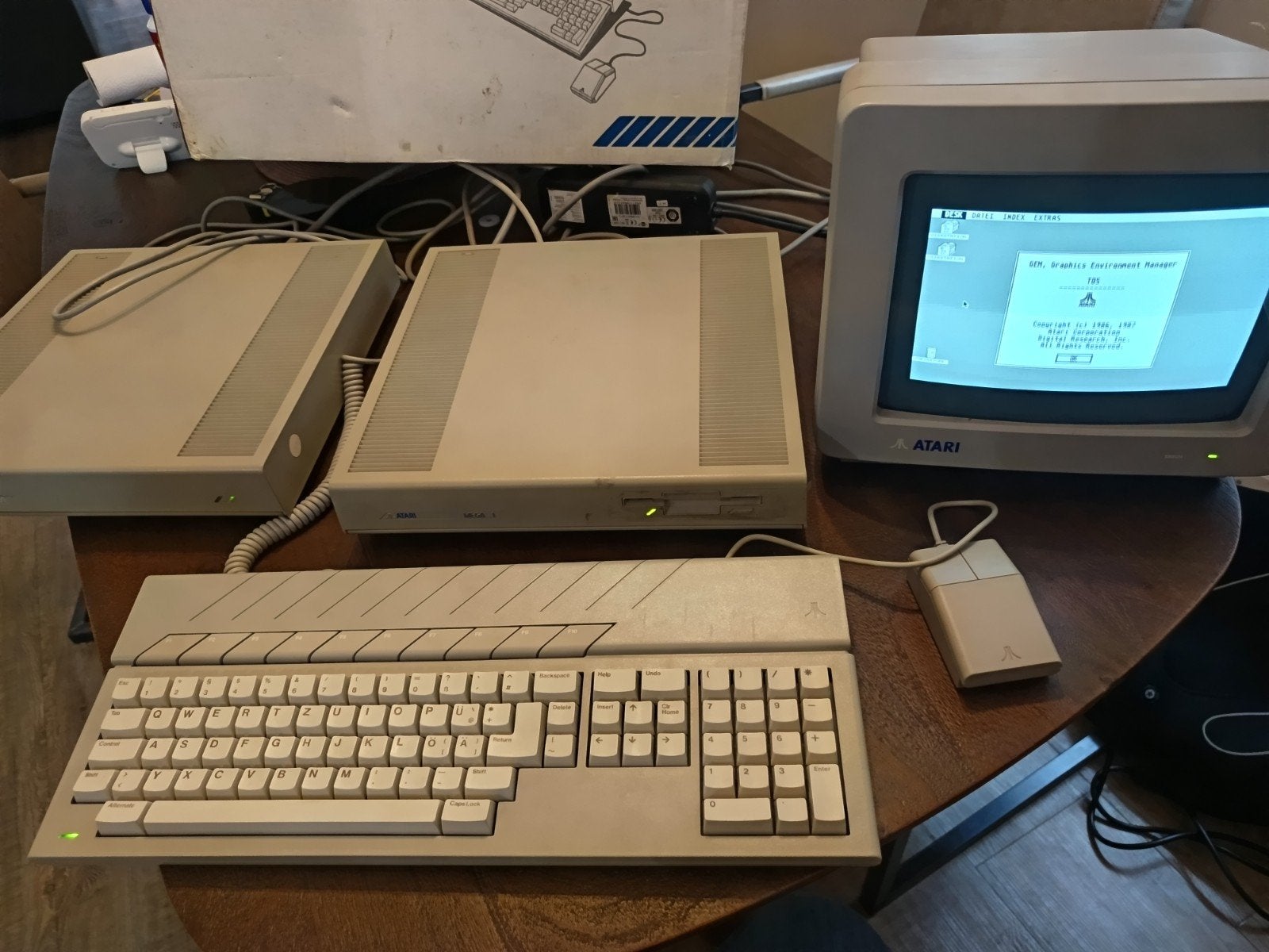 Vintage Atari Mega 1 computer set met extra opslag en doos, Ophalen of Verzenden, Atari