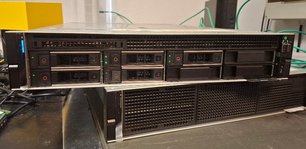 Dell Poweredge R550 3th Gen Xeon silver en SSD, Computers en Software, Servers, Dell, Hot swappable onderdelen, Refurbished, Ophalen of Verzenden
