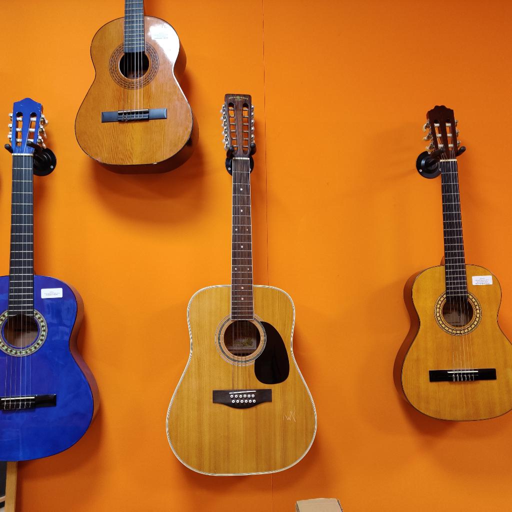 Suzuki Three-S 12-snarige Westerngitaar Japan nu voor€249,99, Muziek en Instrumenten, Snaarinstrumenten | Overige, Ophalen, S
