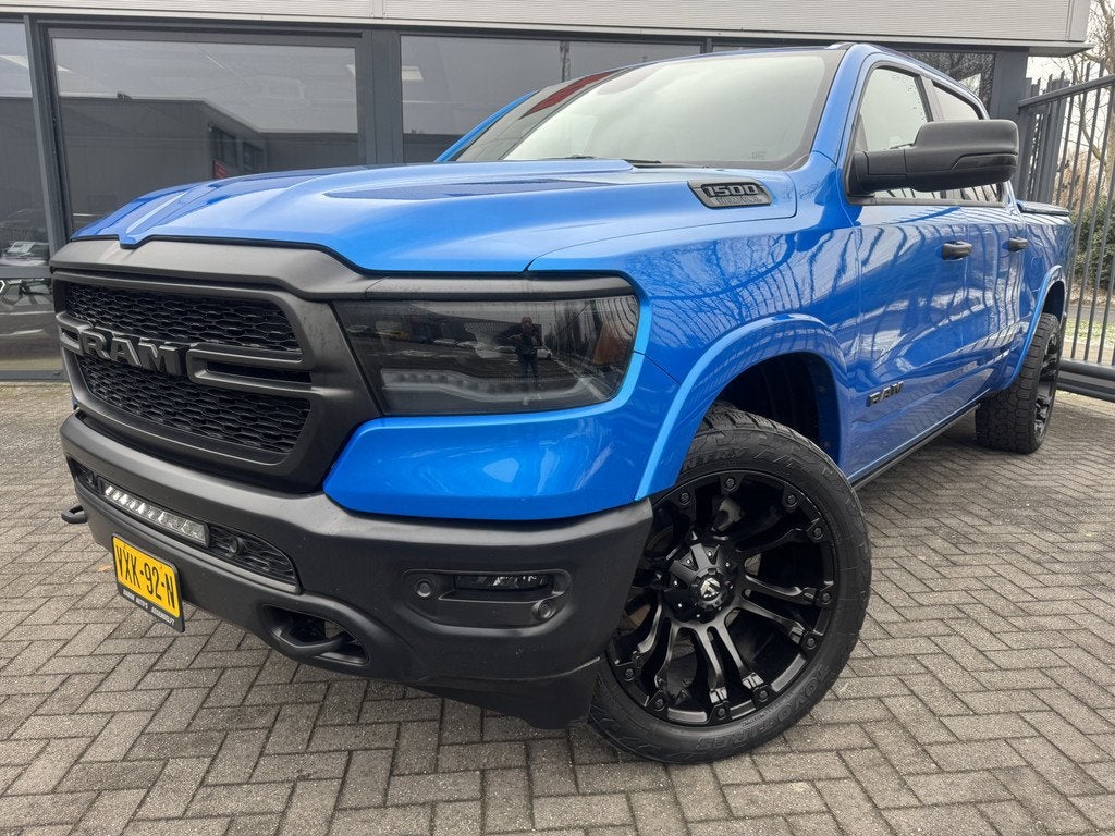 Dodge Ram 1500 5.7 V8 4x4 Crew Cab Big Horn (bj 2023), Auto's, Dodge, Automaat, Gebruikt, 5654 cc, Met garantie (alle)