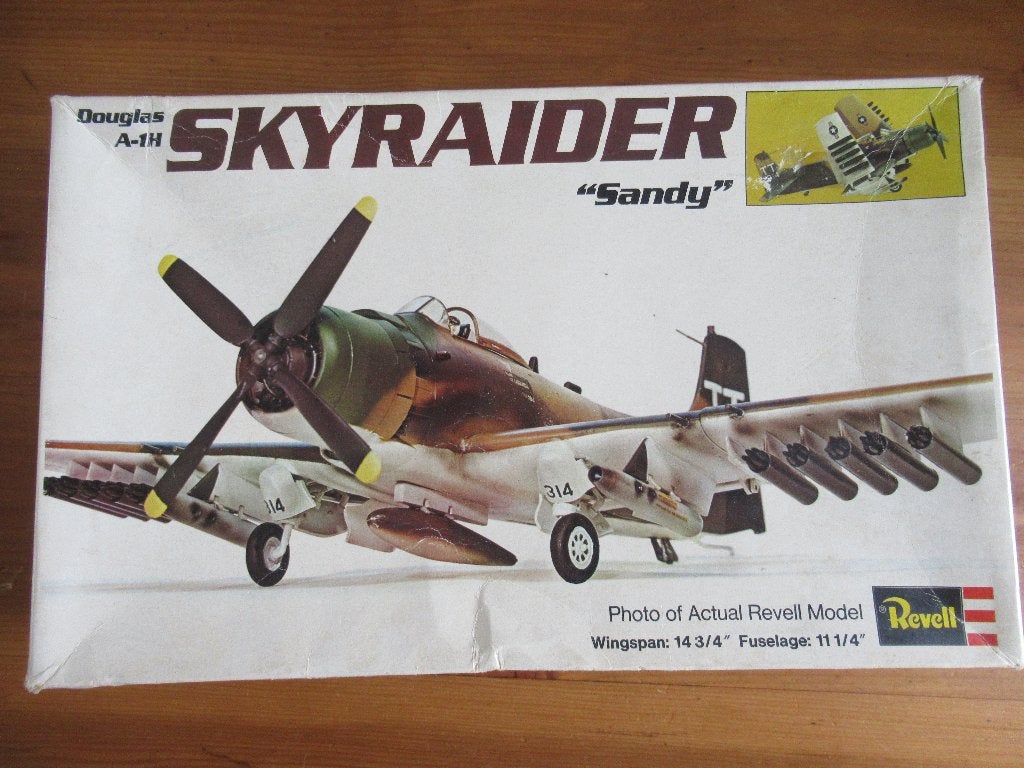 Douglas A-1H Skyraider (Revell 1/40), Revell, Ophalen of Verzenden, Zo goed als nieuw, Groter dan 1:72