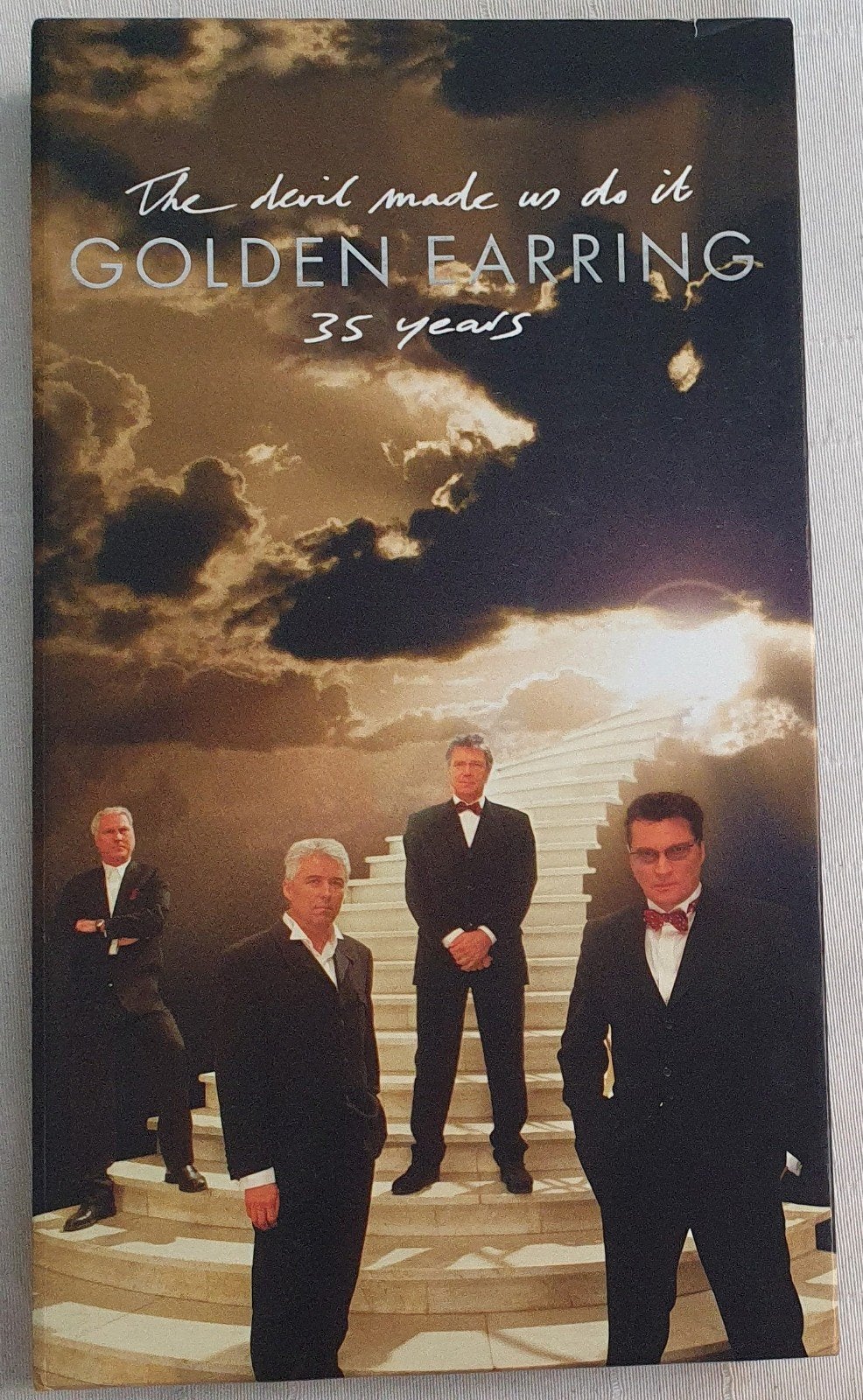 4CD Golden Earring - The devil made us do it 35 years - 2000, Verzenden, Zo goed als nieuw, Inclusief boekje, Poprock