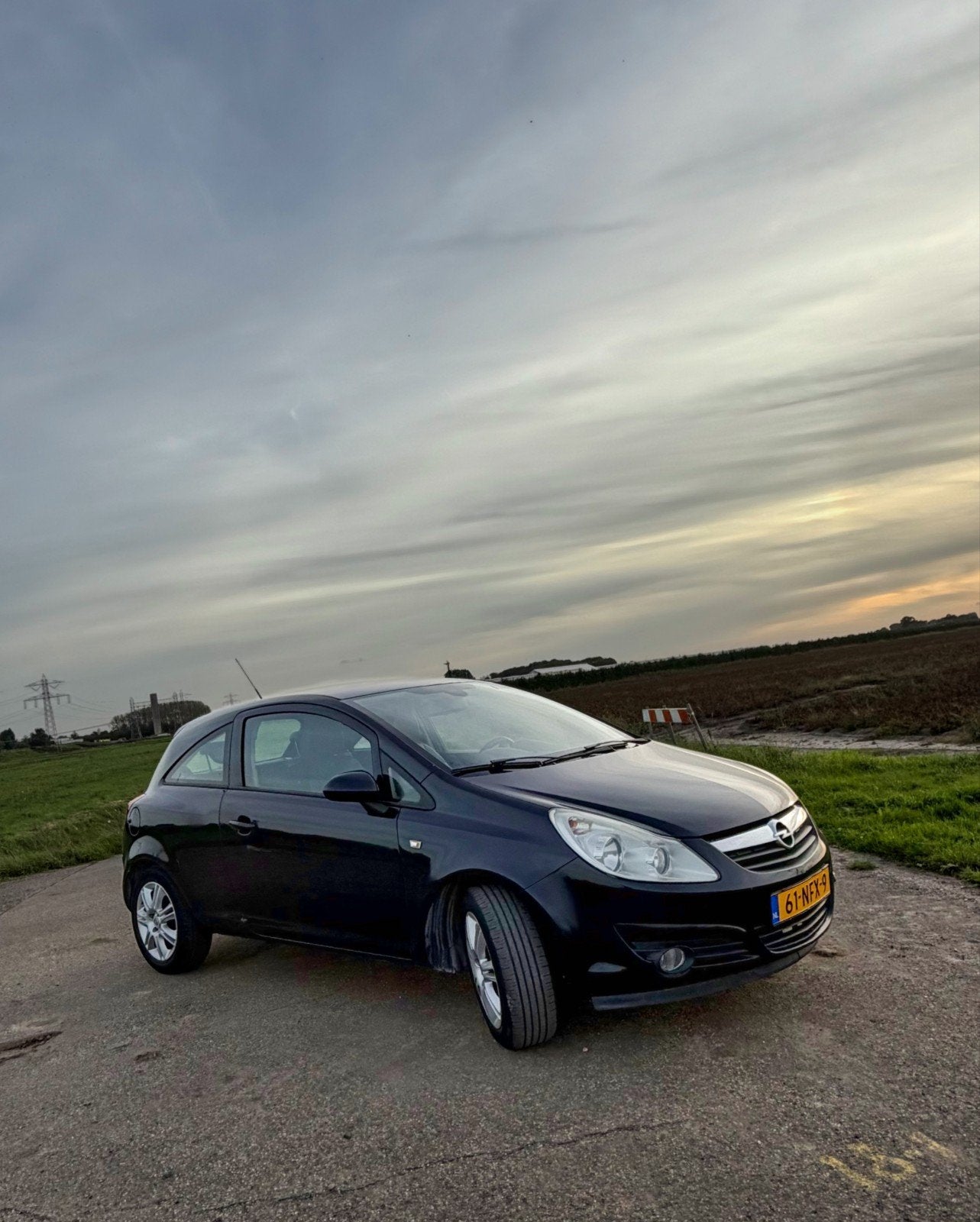 Opel Corsa 1.4 16V 3D 2010 Zwart, Voorwielaandrijving, Euro 5, 4 cilinders, 100 pk