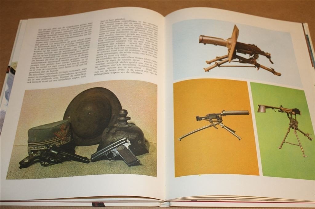 Geschiedenis van het wapen. Musketten en houwitsers., Ophalen of Verzenden, Tweede Wereldoorlog, Gelezen, Overige onderwerpen