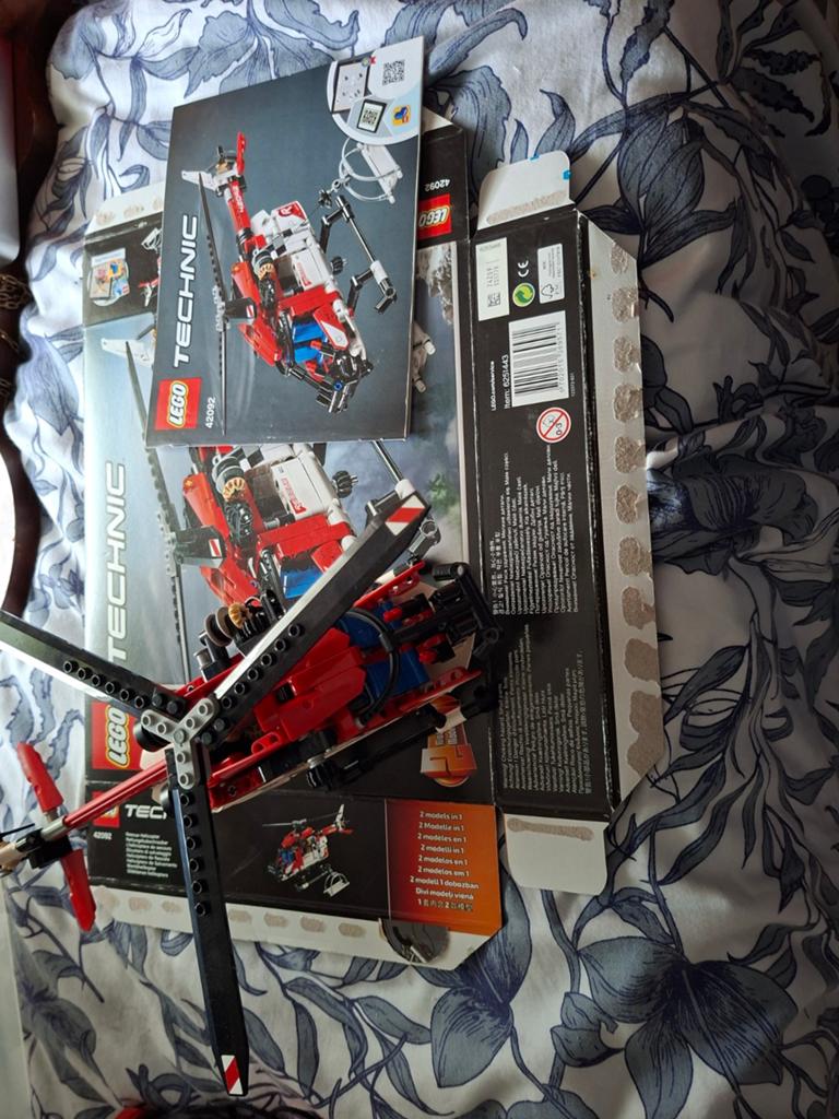 Lego Technic Red Rescue Helikopter 42092, Gebruikt, Ophalen of Verzenden, Technic, Complete set