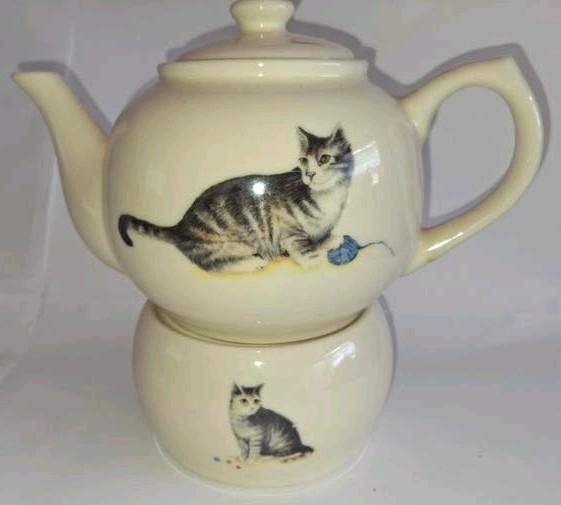 Theepot met warmhouder poes, Ophalen of Verzenden, Zo goed als nieuw, Overige stijlen, Overige typen