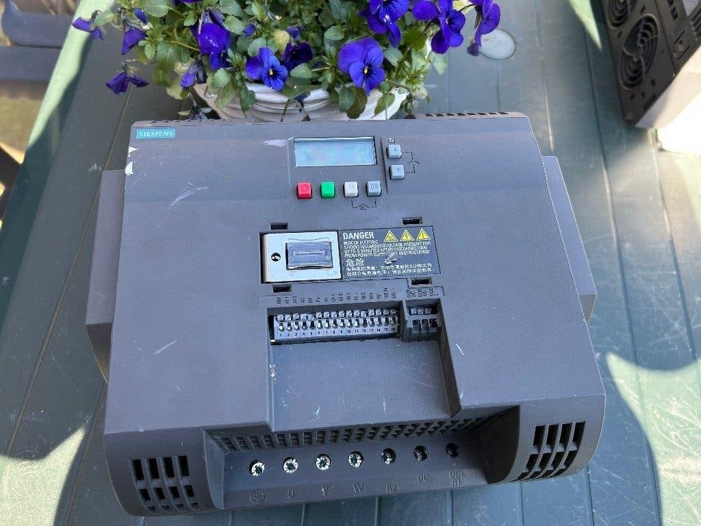 tk:Siemens SINAMICS V20 6SL3210-5BE27-5CV0 –7,5 kW frequenti, Ophalen of Verzenden, Gebruikt