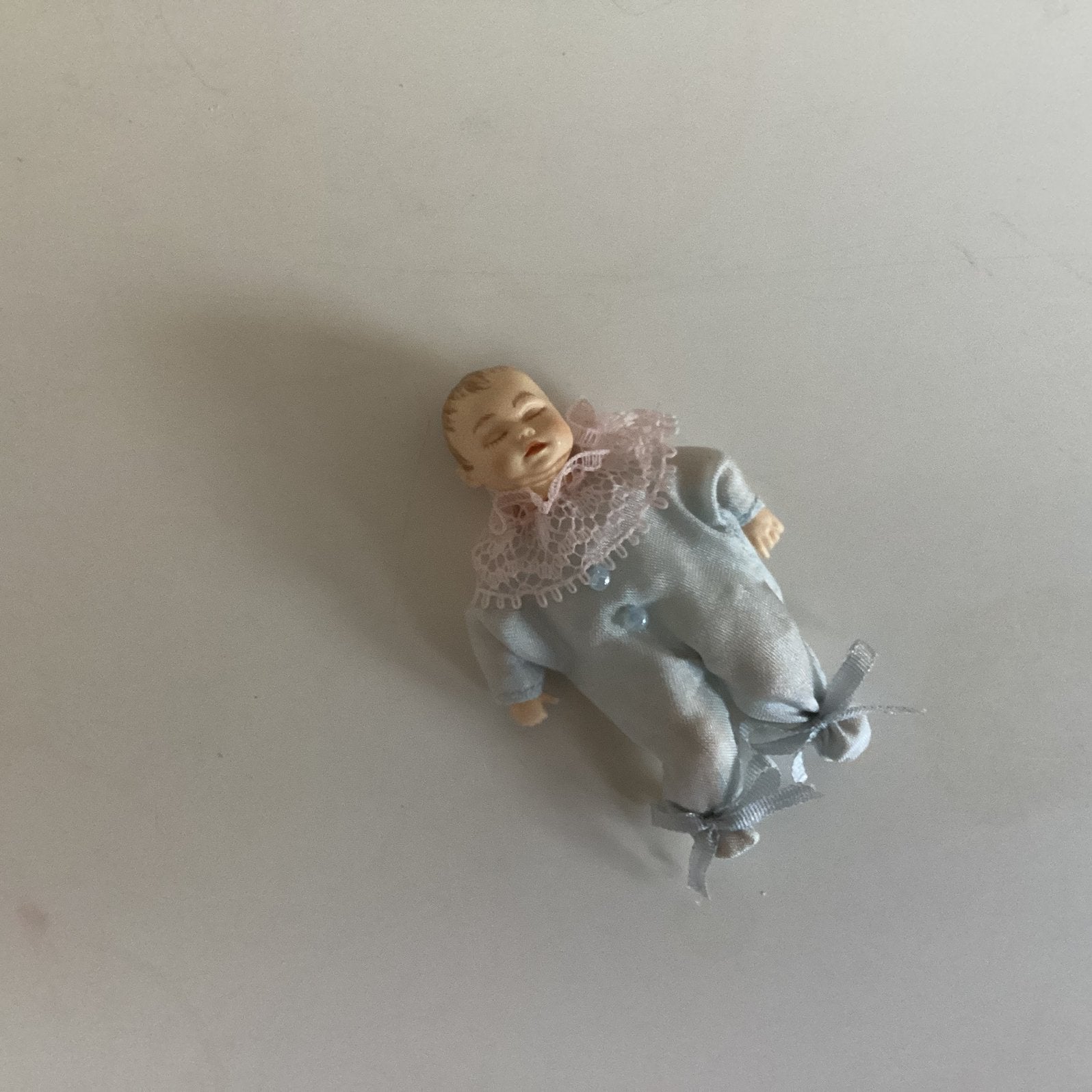 Poppenhuis babypopje Heidi Ott R 5 cm, Ophalen of Verzenden, Zo goed als nieuw, Poppenhuis