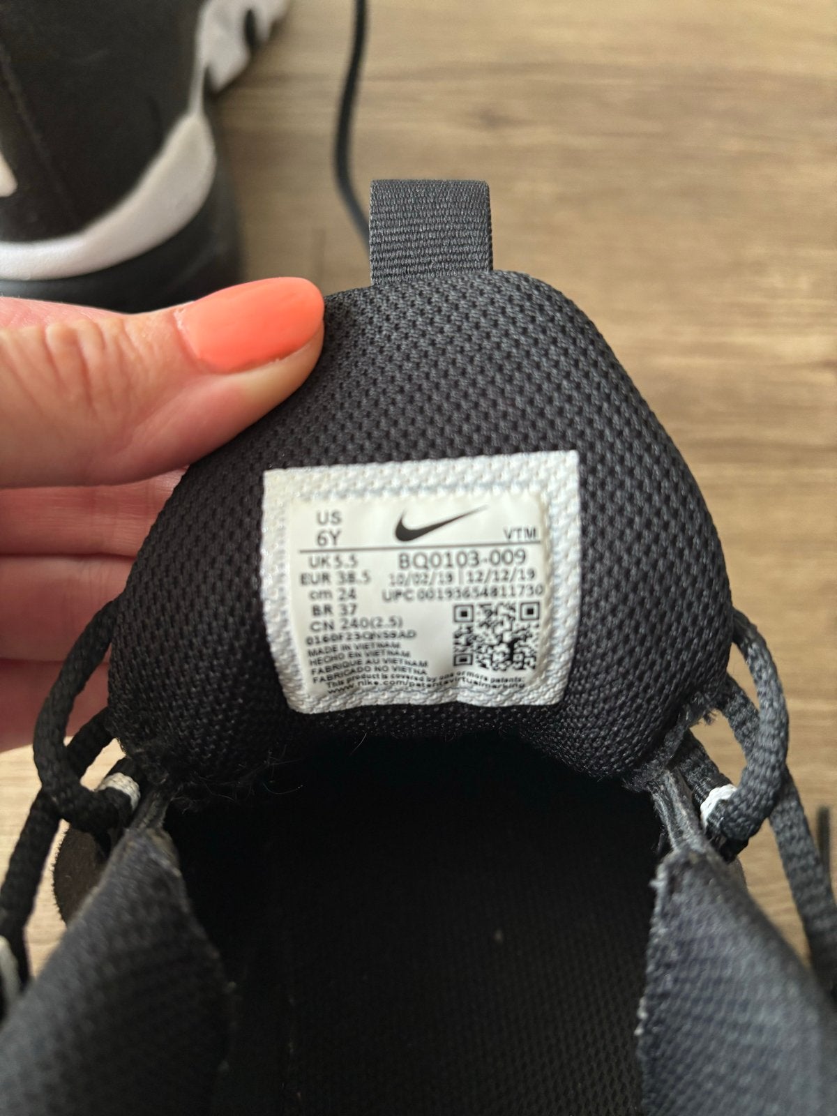 Nike Air Max 270 React sneakers - Maat 37.5, Ophalen of Verzenden, Gedragen, Zwart, Sneakers of Gympen