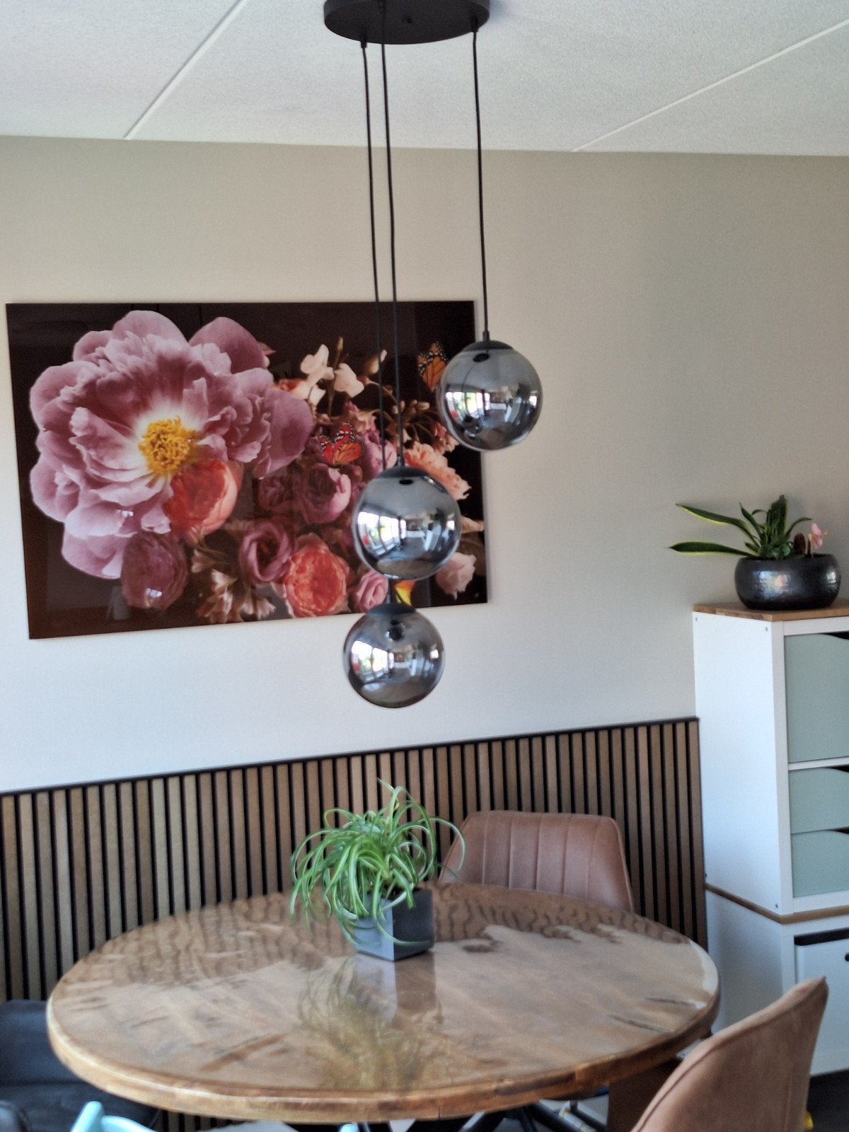 Hanglamp met 3 glazen bollen, Huis en Inrichting, Gebruikt, Glas, Modern, E27 (groot)