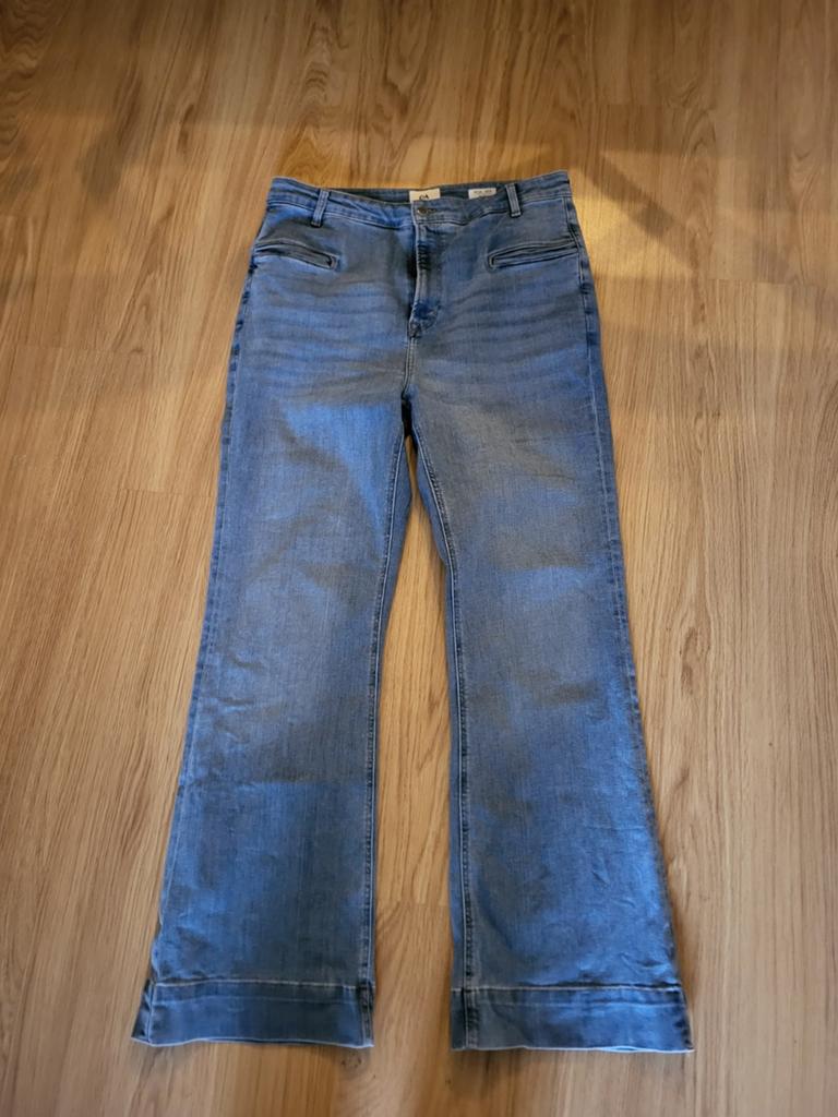Flared jeans c en a 1x aangehad maat 46/34 hoge taille, Ophalen of Verzenden, Zo goed als nieuw, Blauw, Overige jeansmaten