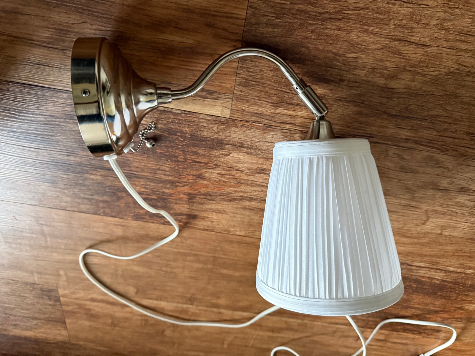 IKEA Arstid V0802 wandlampje met trekschakelaar, Ophalen, Zo goed als nieuw