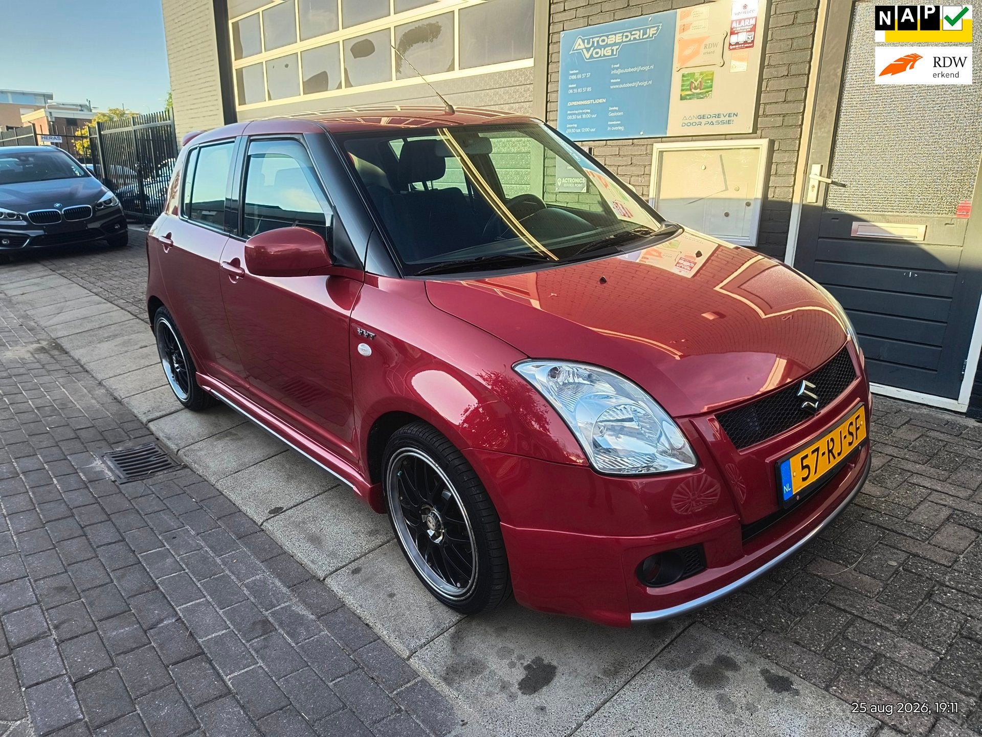 Suzuki Swift 1.5 Exclusive nette en rappe Swift., Auto's, Dealer onderhouden, Zwart, 4 cilinders, 400 kg