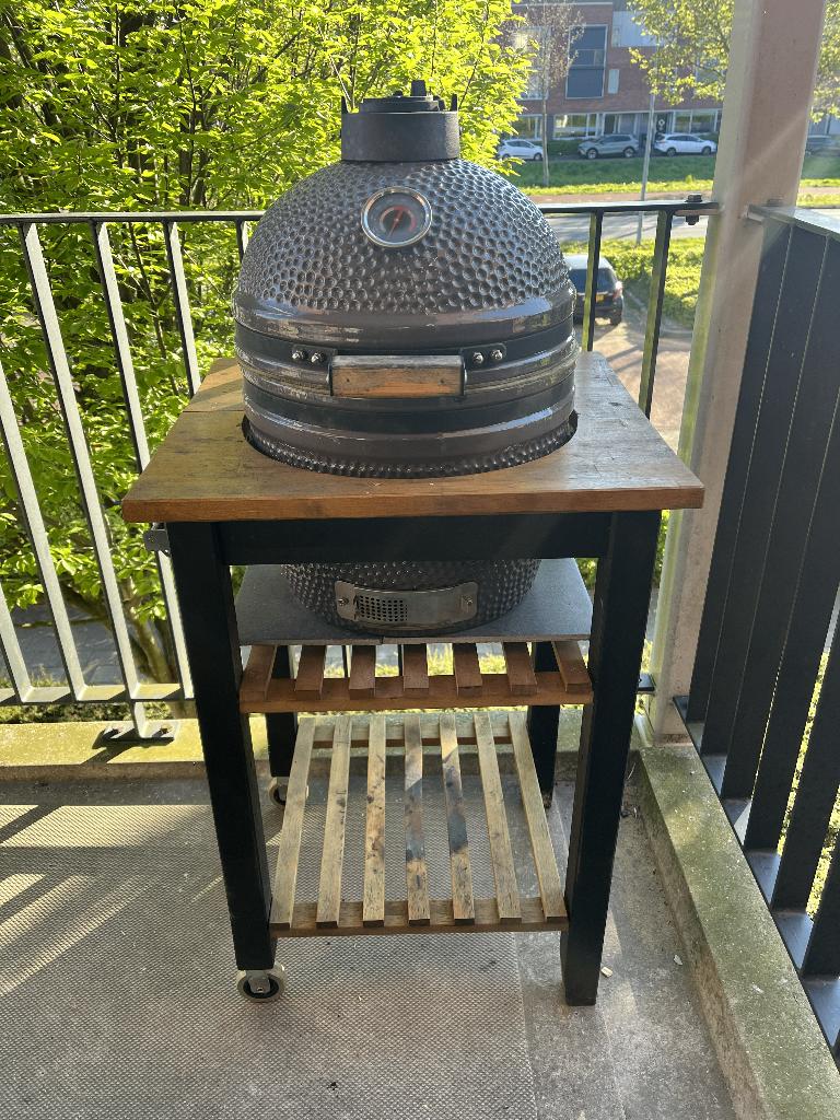 Kamado medium incl toebehoren, Tuin en Terras, Houtskoolbarbecues, Gebruikt, Met accessoires, Ophalen
