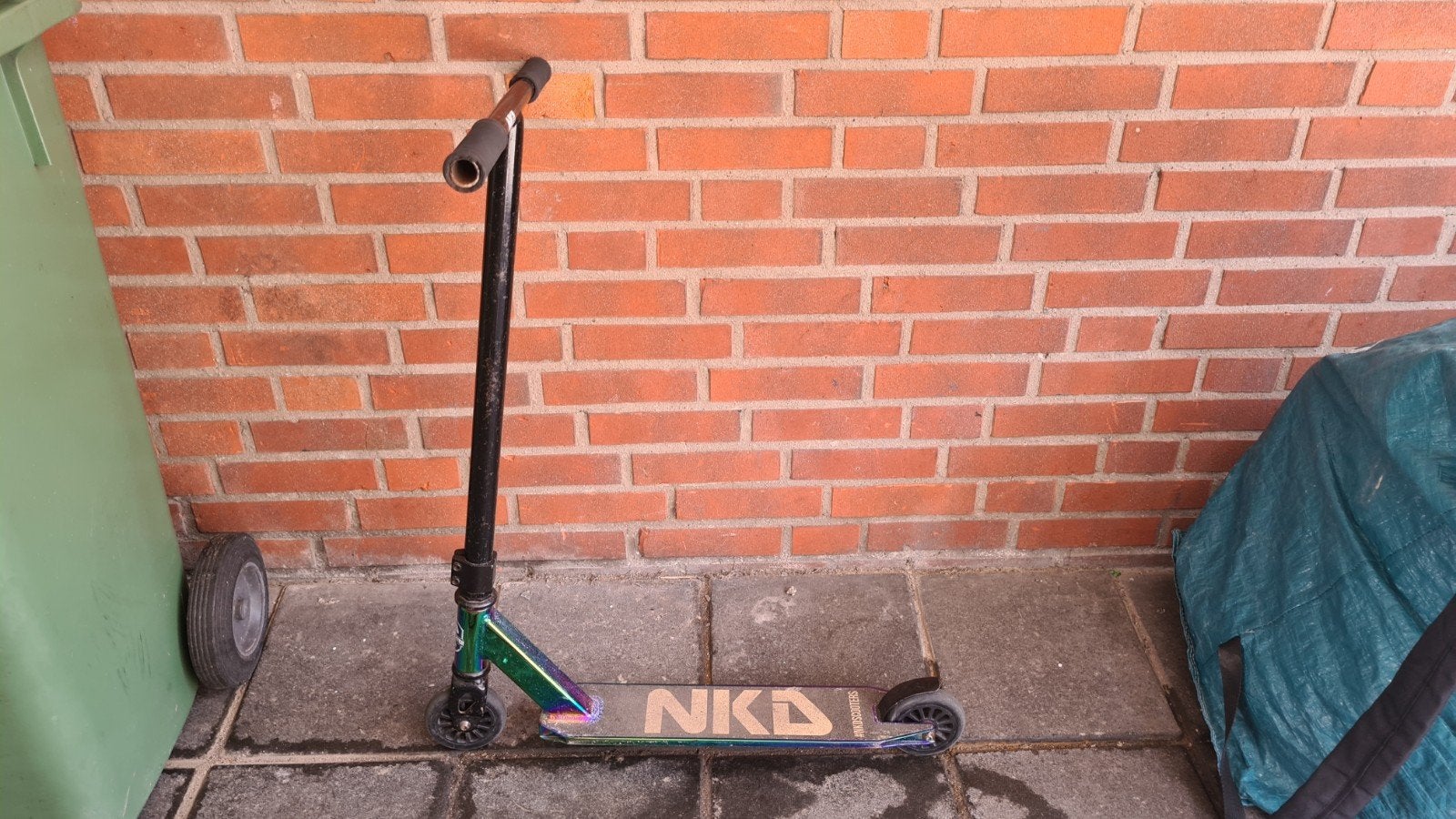 NKD Next Generation V2 Stuntstep Neochrome 82cm / 79.5cm, Fietsen en Brommers, Steps, Gebruikt, NKD, Onbekend, raadpleeg NKD website