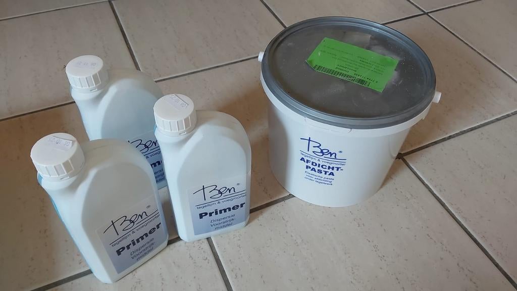 Afdichtpasta en primer voor badkamer - Tegellijm & Voegm, Ophalen, Overige materialen, Minder dan 4 cm, 15 m² of meer